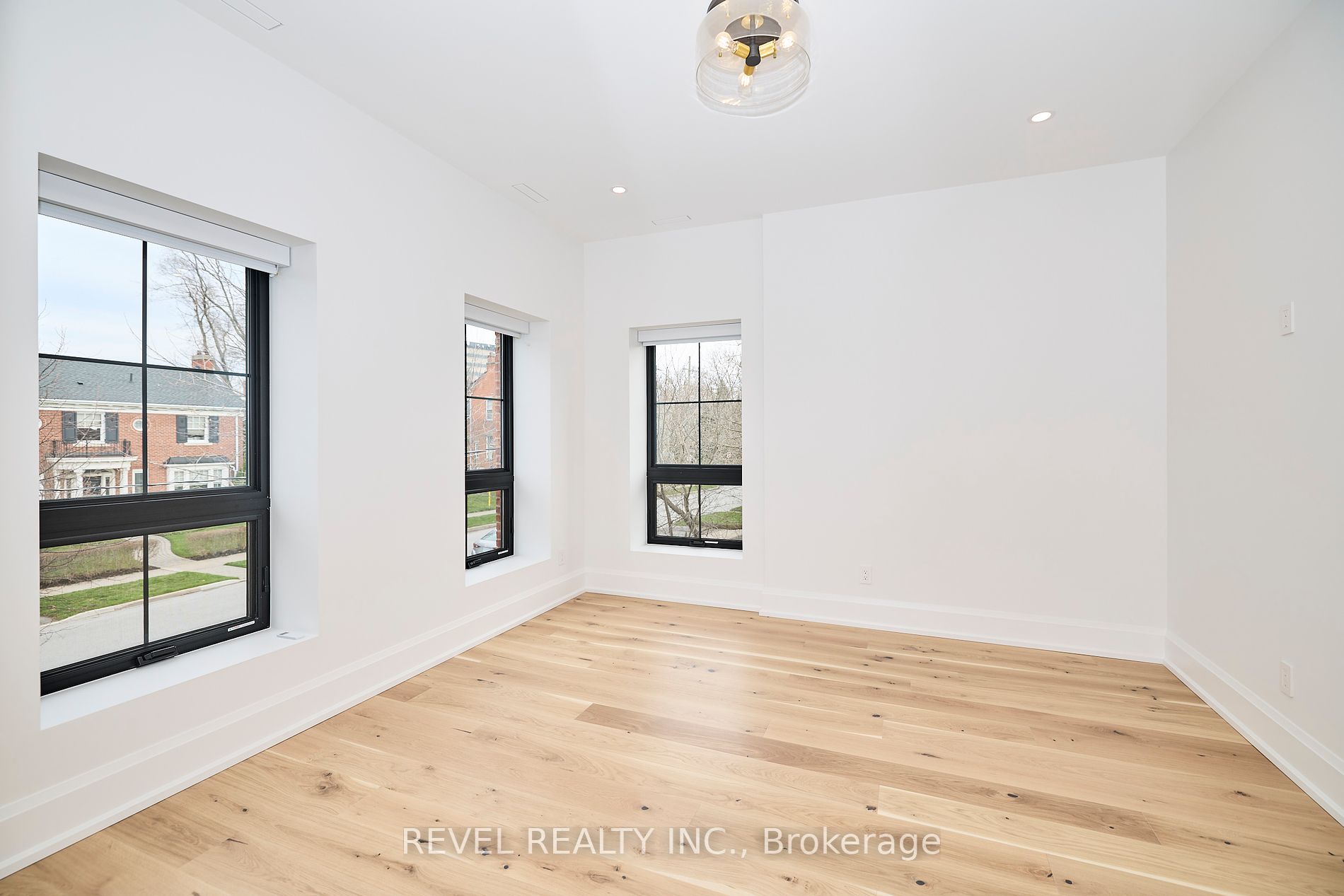 29 Yates St