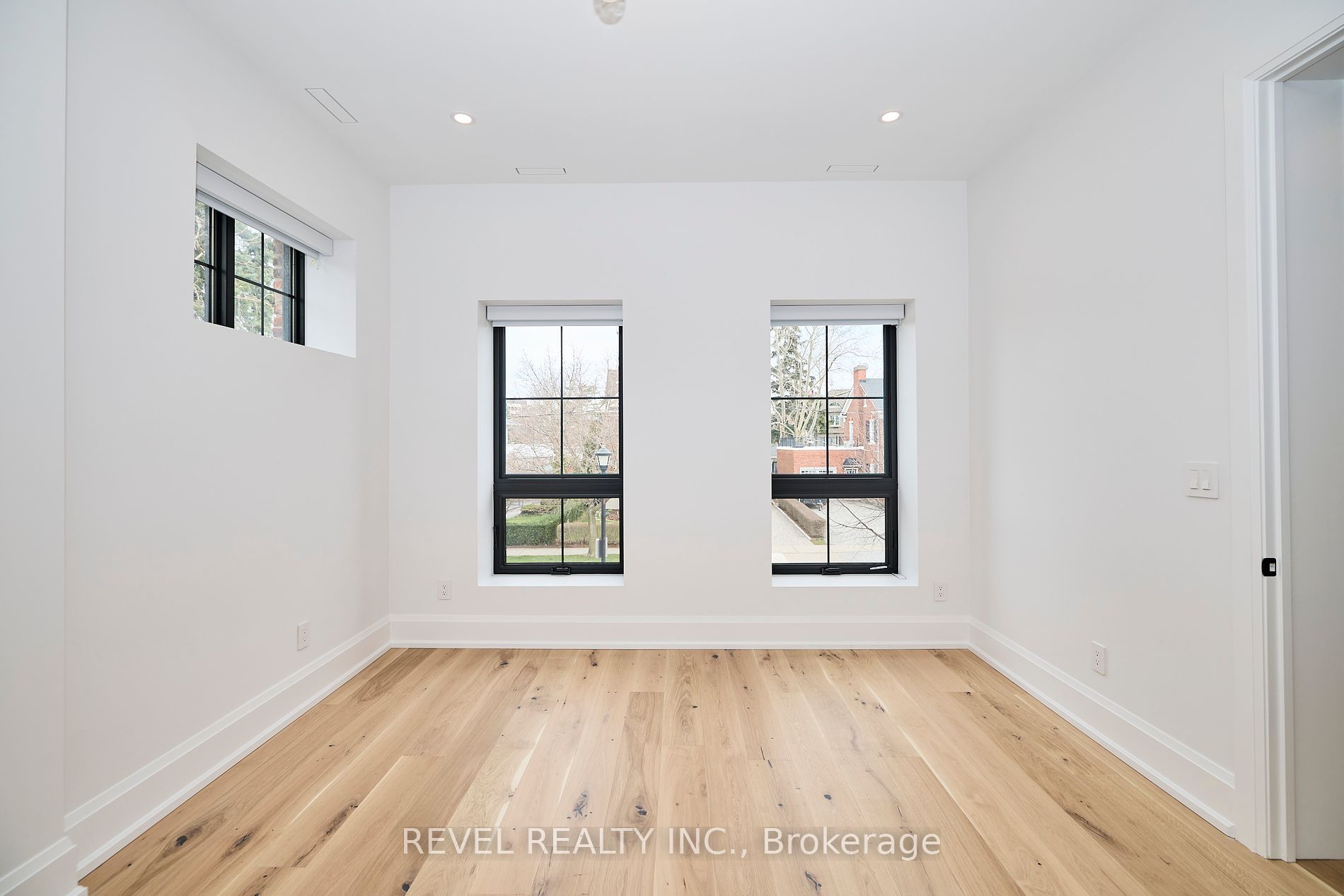29 Yates St