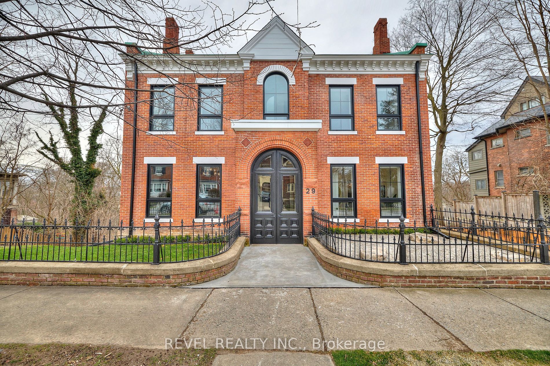 29 Yates St