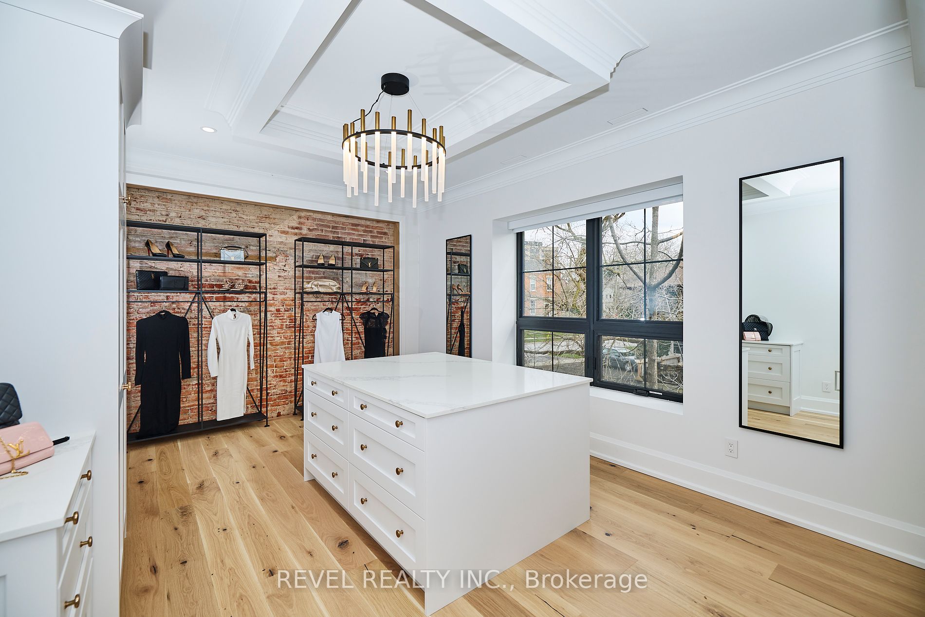 29 Yates St