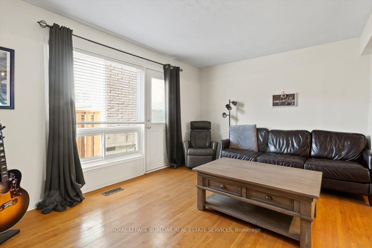 11 Colmar Pl, #2