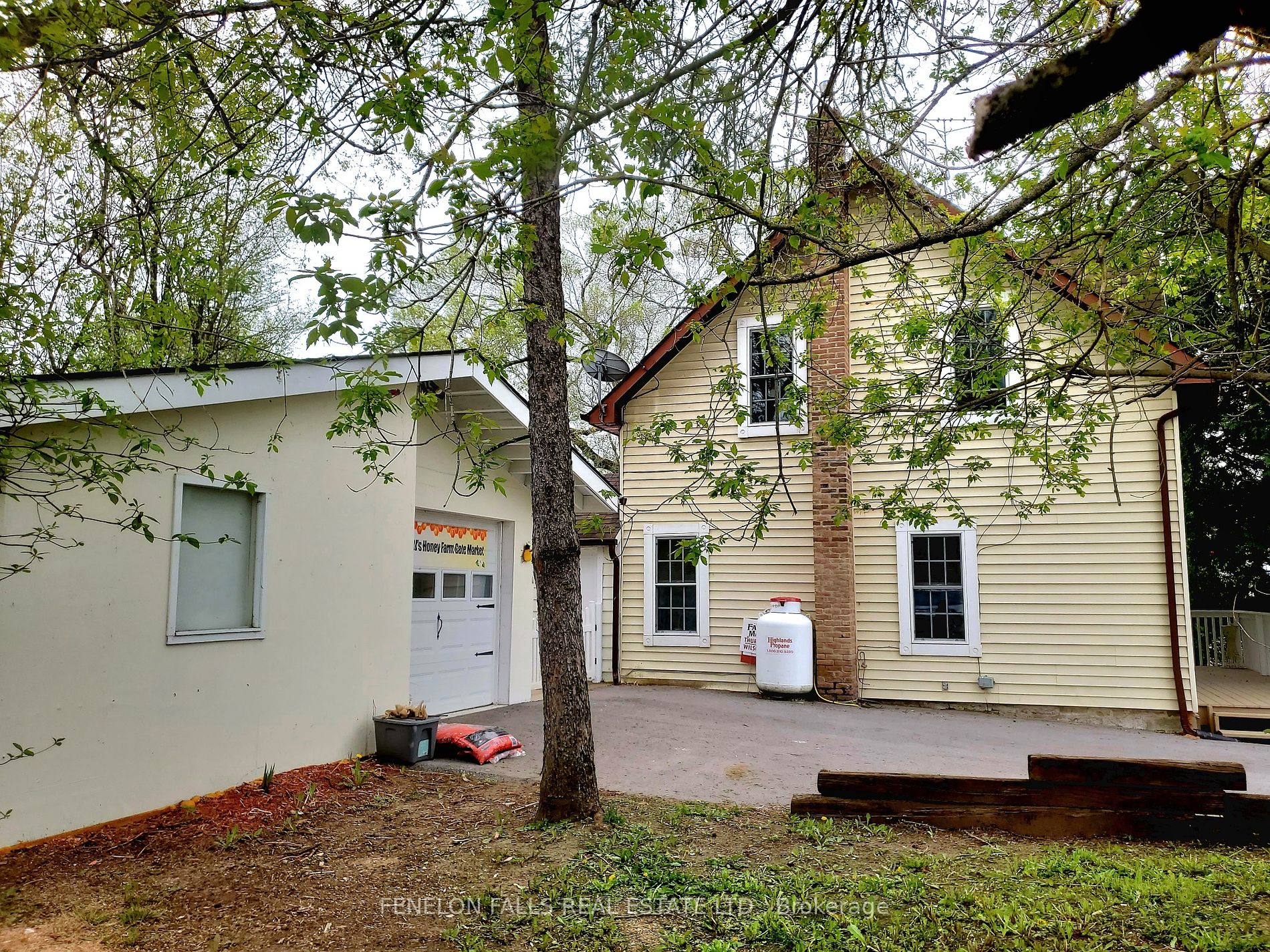 3472 Monck Road