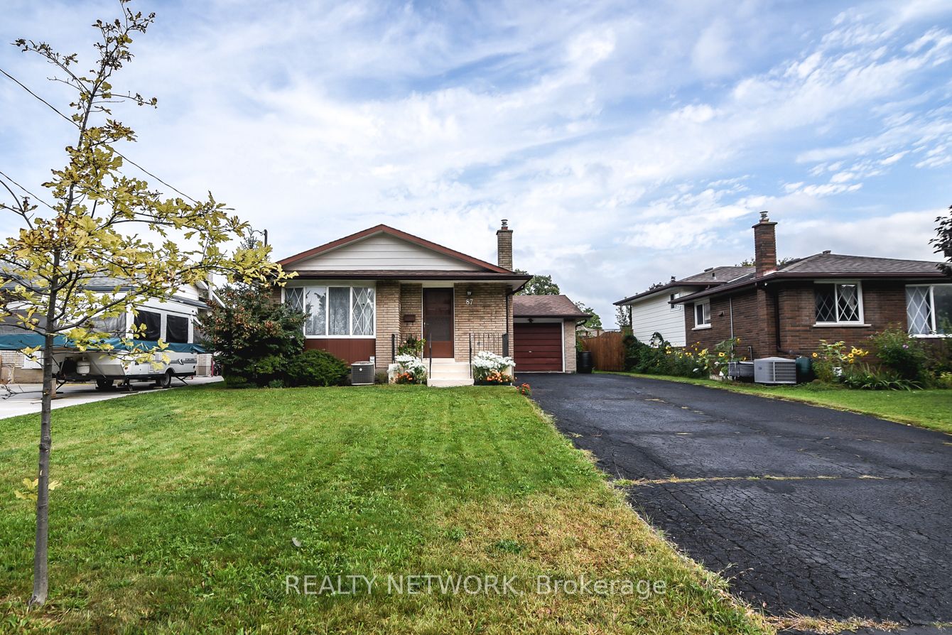 87 Roehampton Ave
