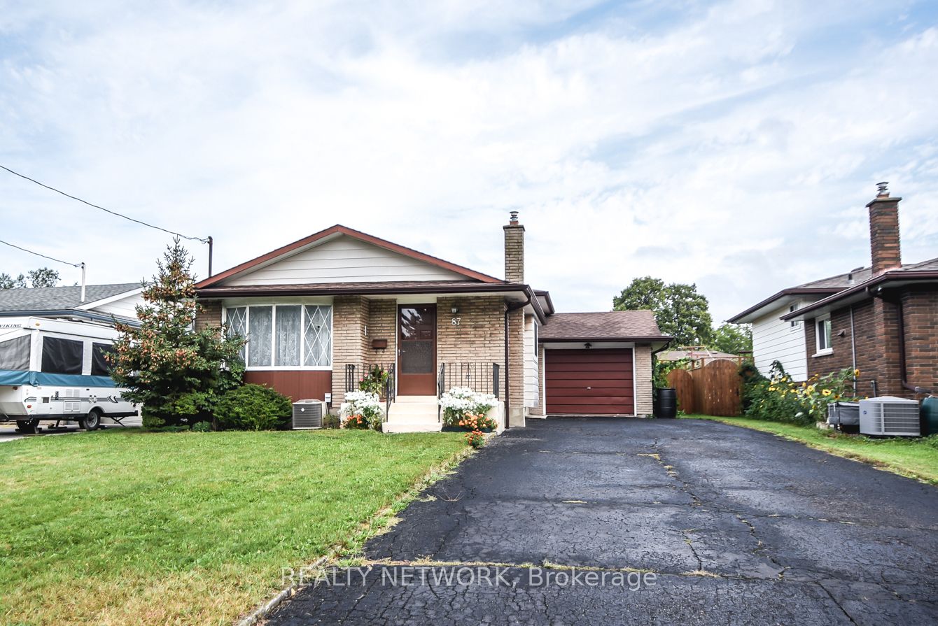 87 Roehampton Ave