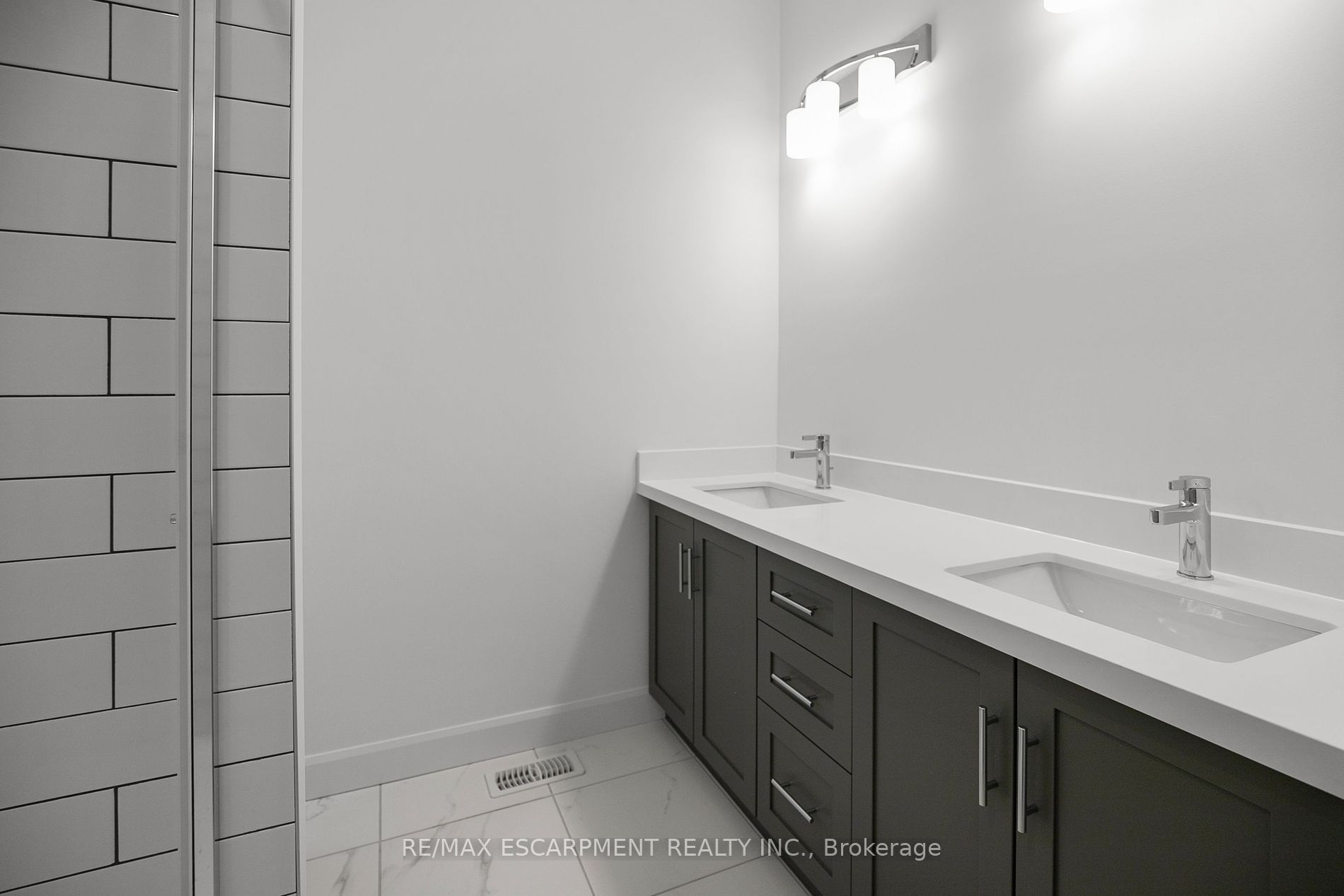 26 Beachwalk Crescent