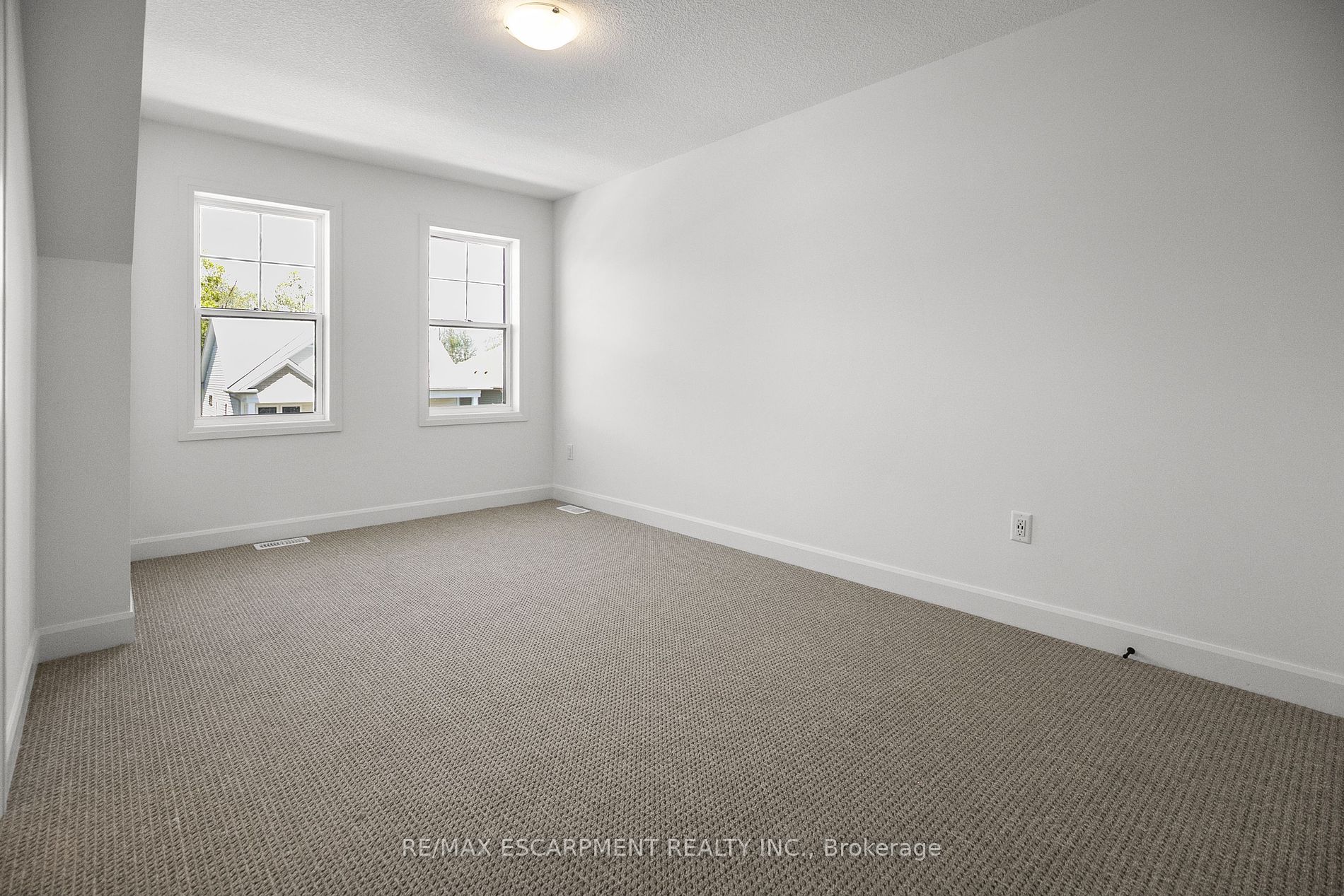 26 Beachwalk Crescent
