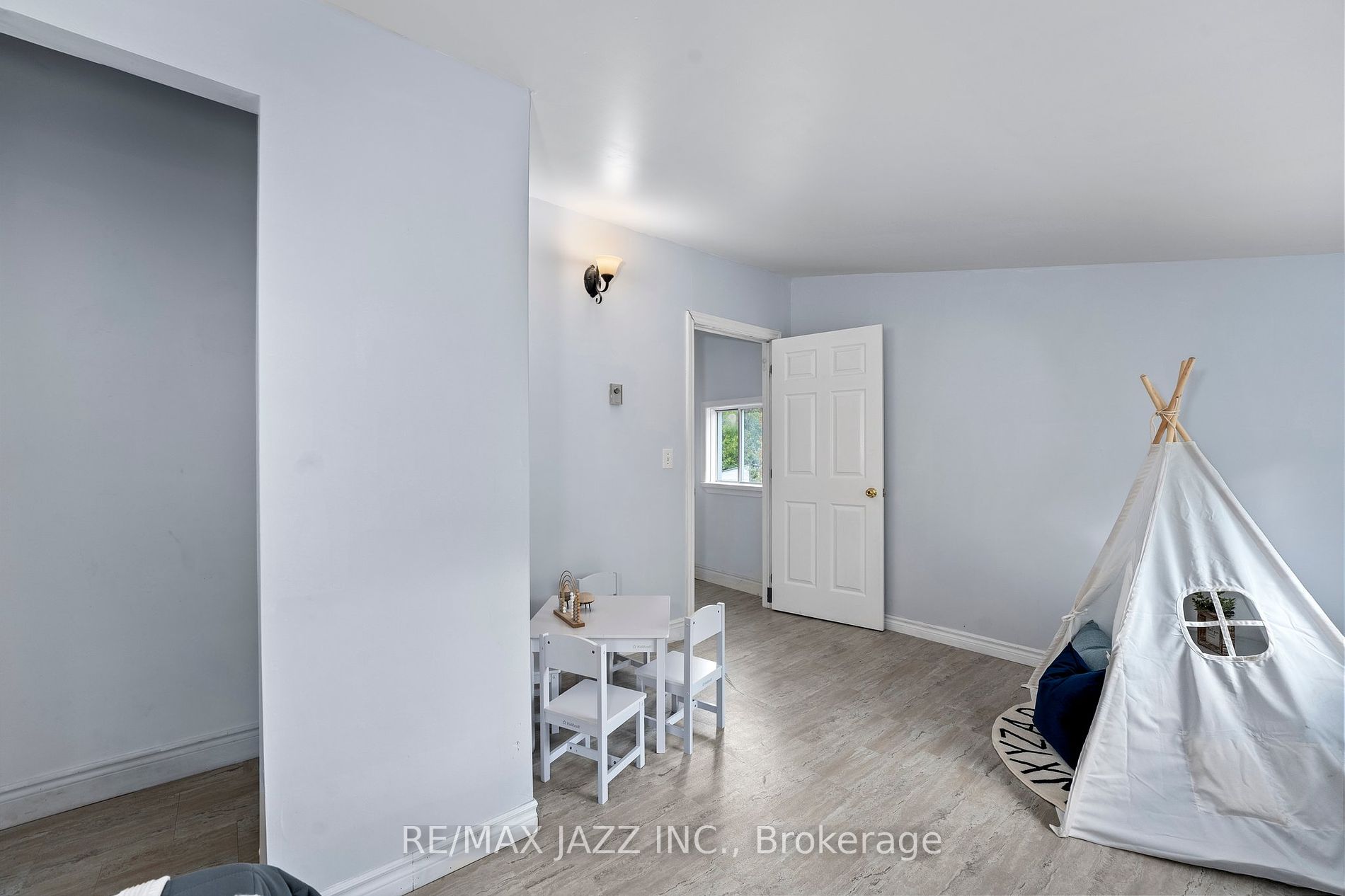 11 Edgewood Drive