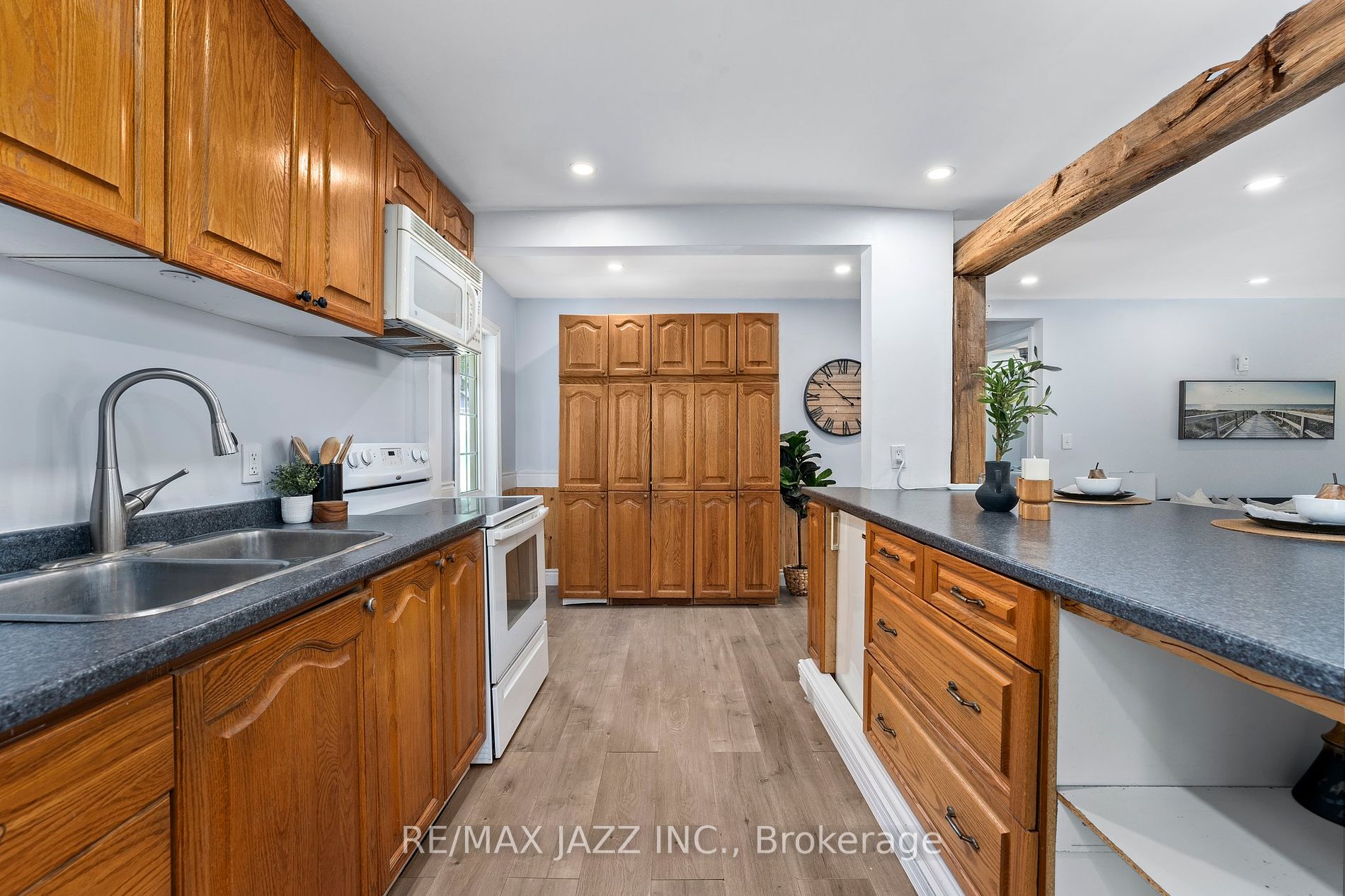 11 Edgewood Drive