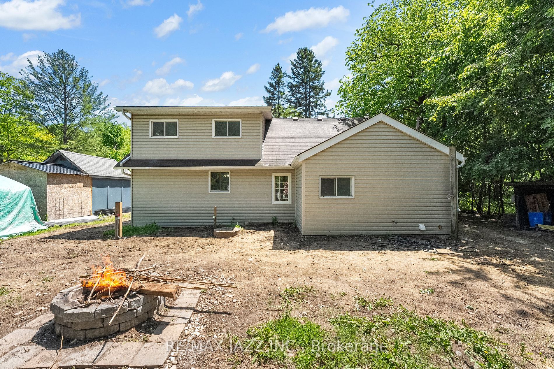11 Edgewood Drive