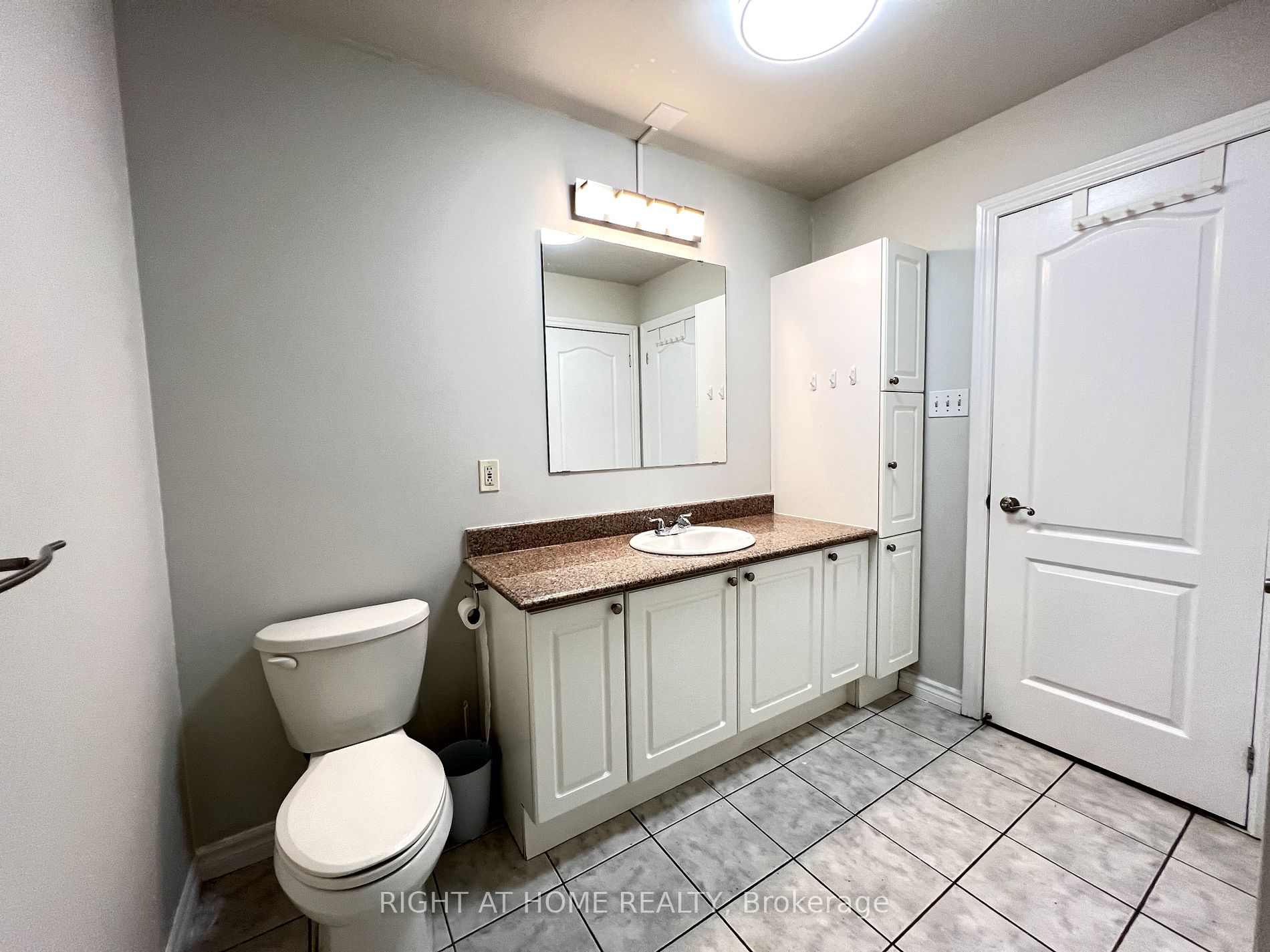 135 James Street S, #403