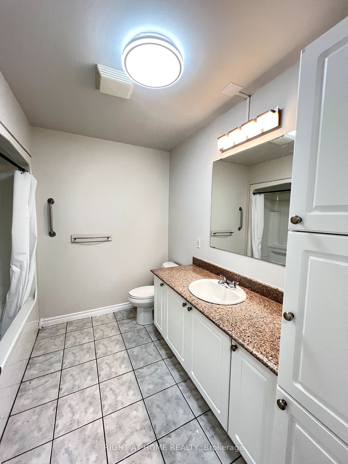 135 James Street S, #403