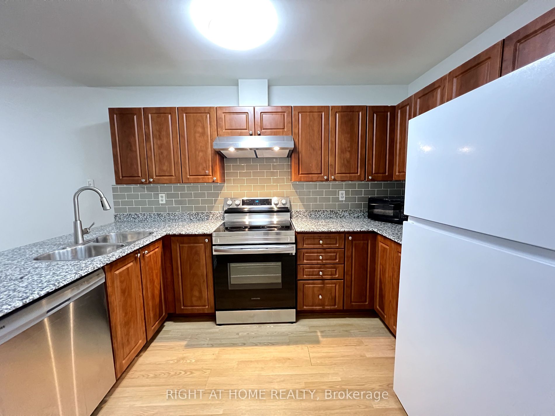 135 James Street S, #403