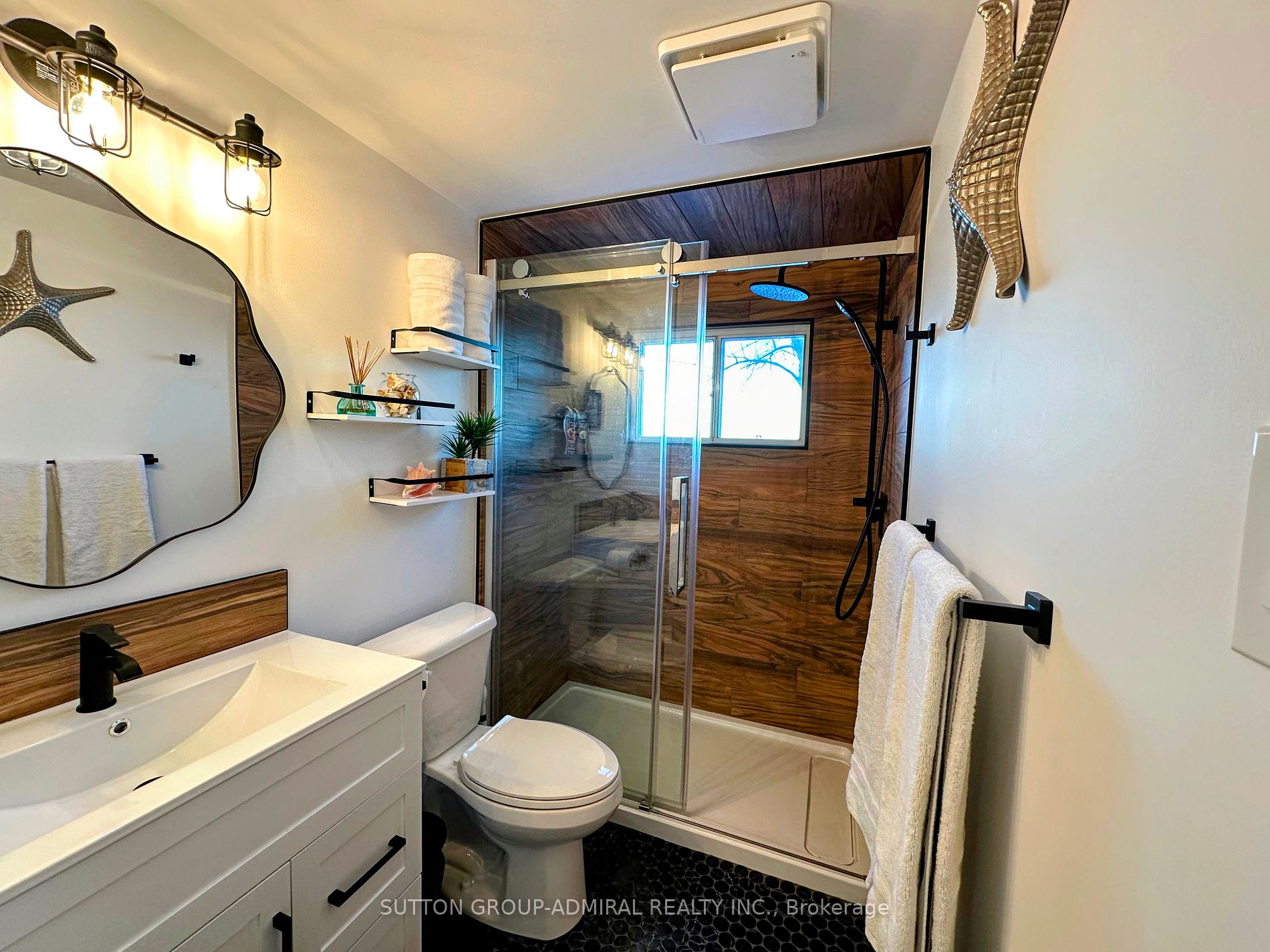26 Manitou Lane