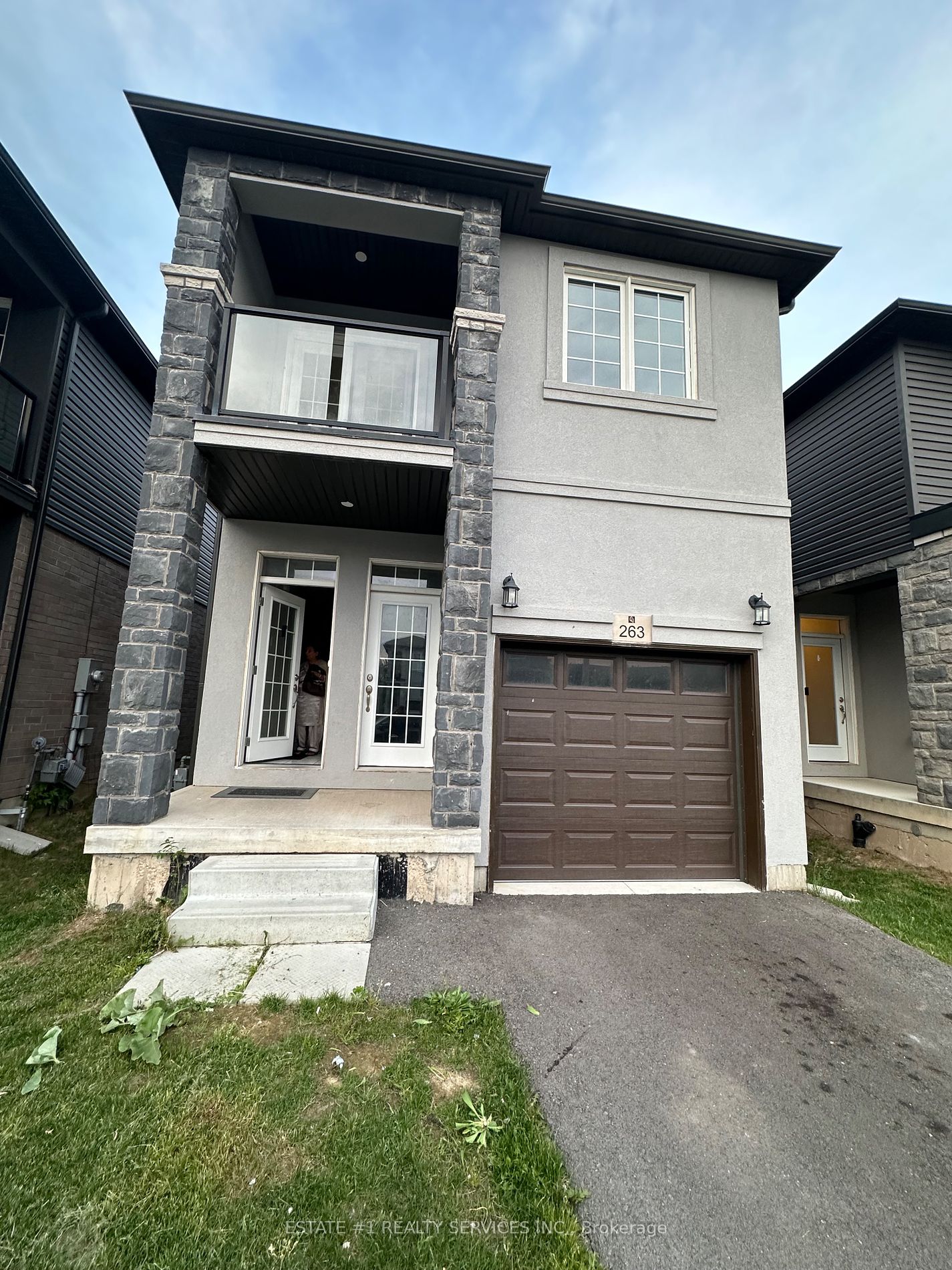 263 Louise St