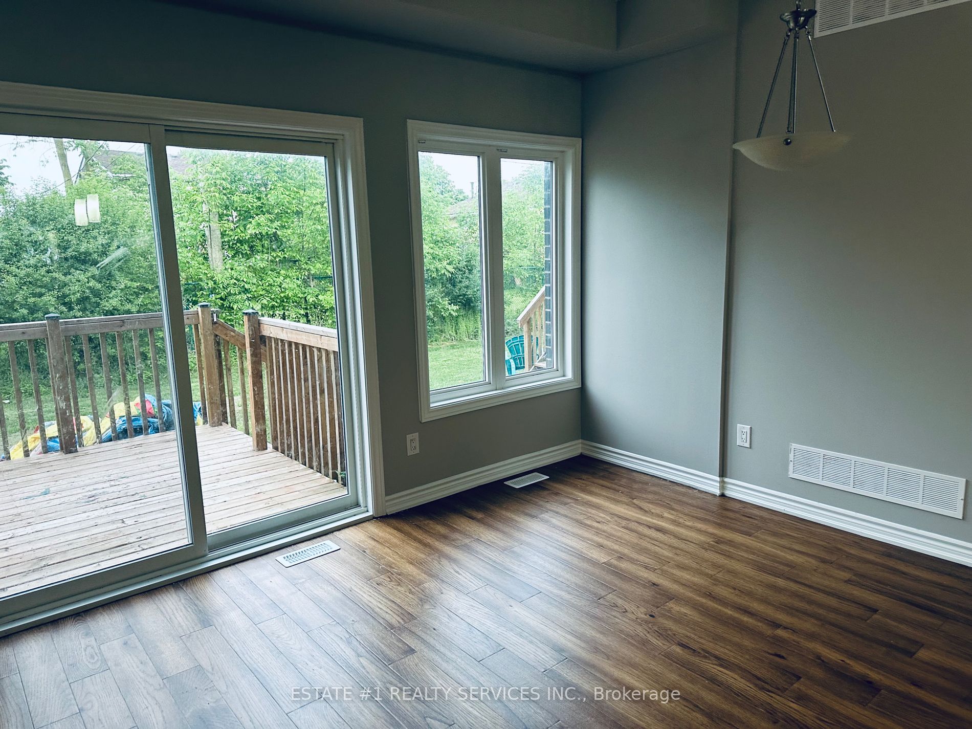 263 Louise St