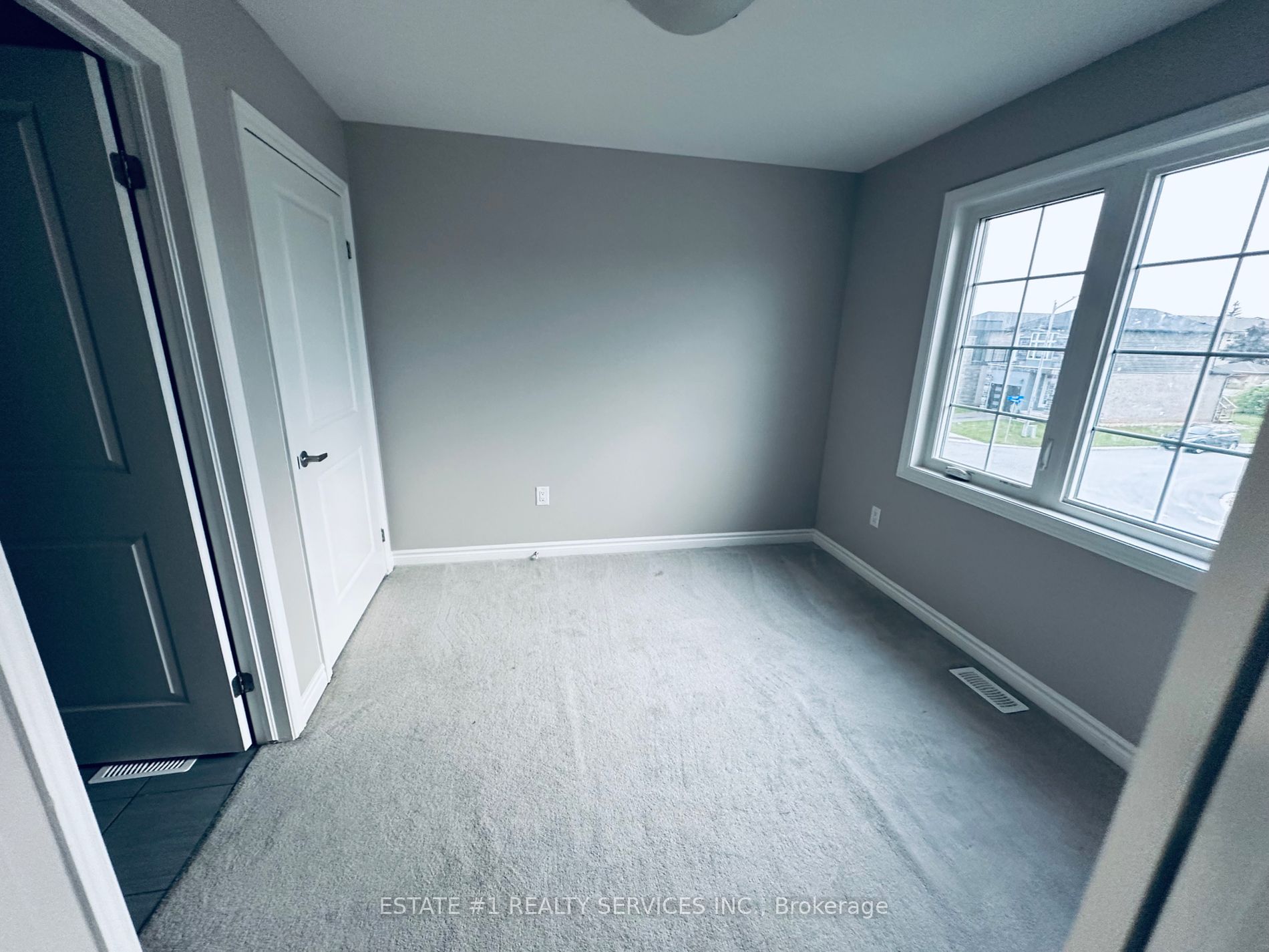 263 Louise St