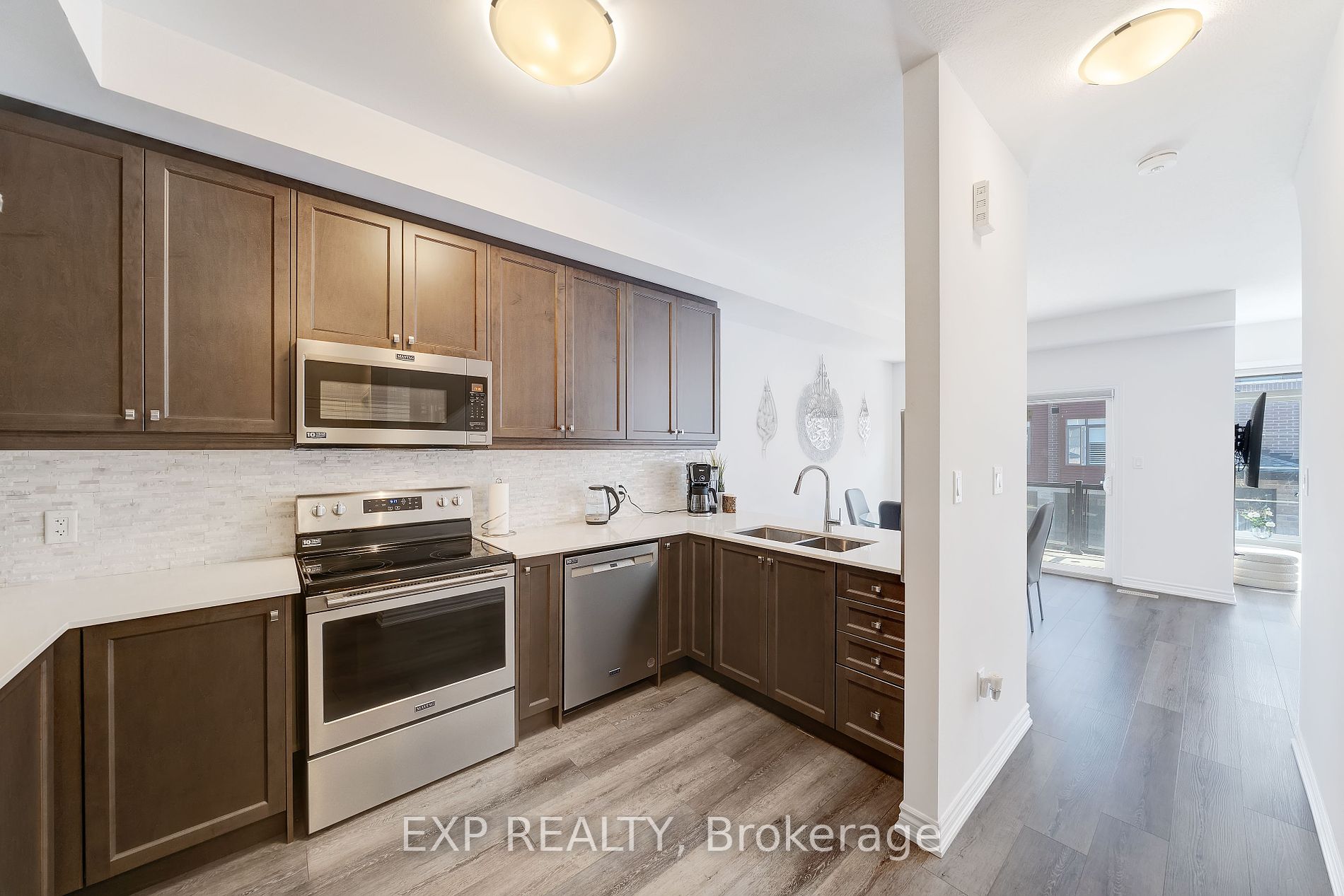61 Soho St, #142