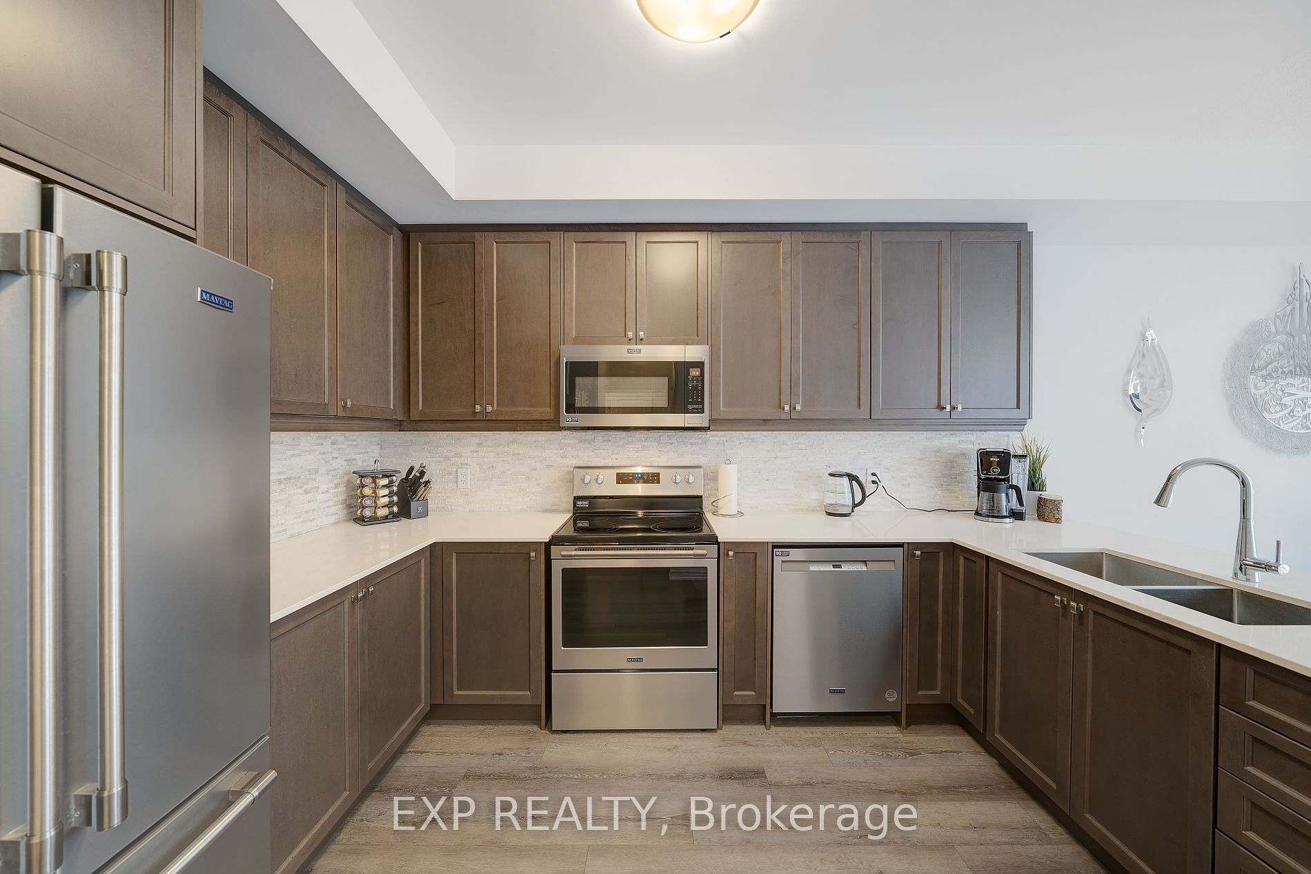 61 Soho St, #142