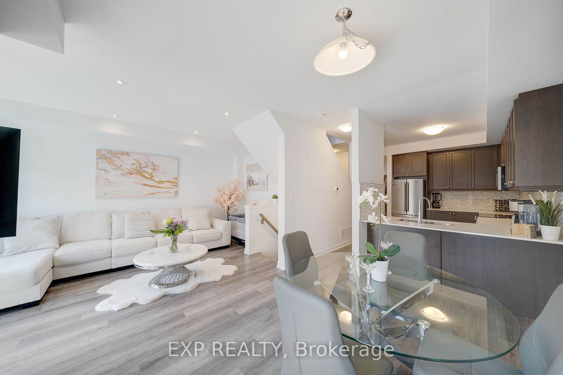 61 Soho St, #142