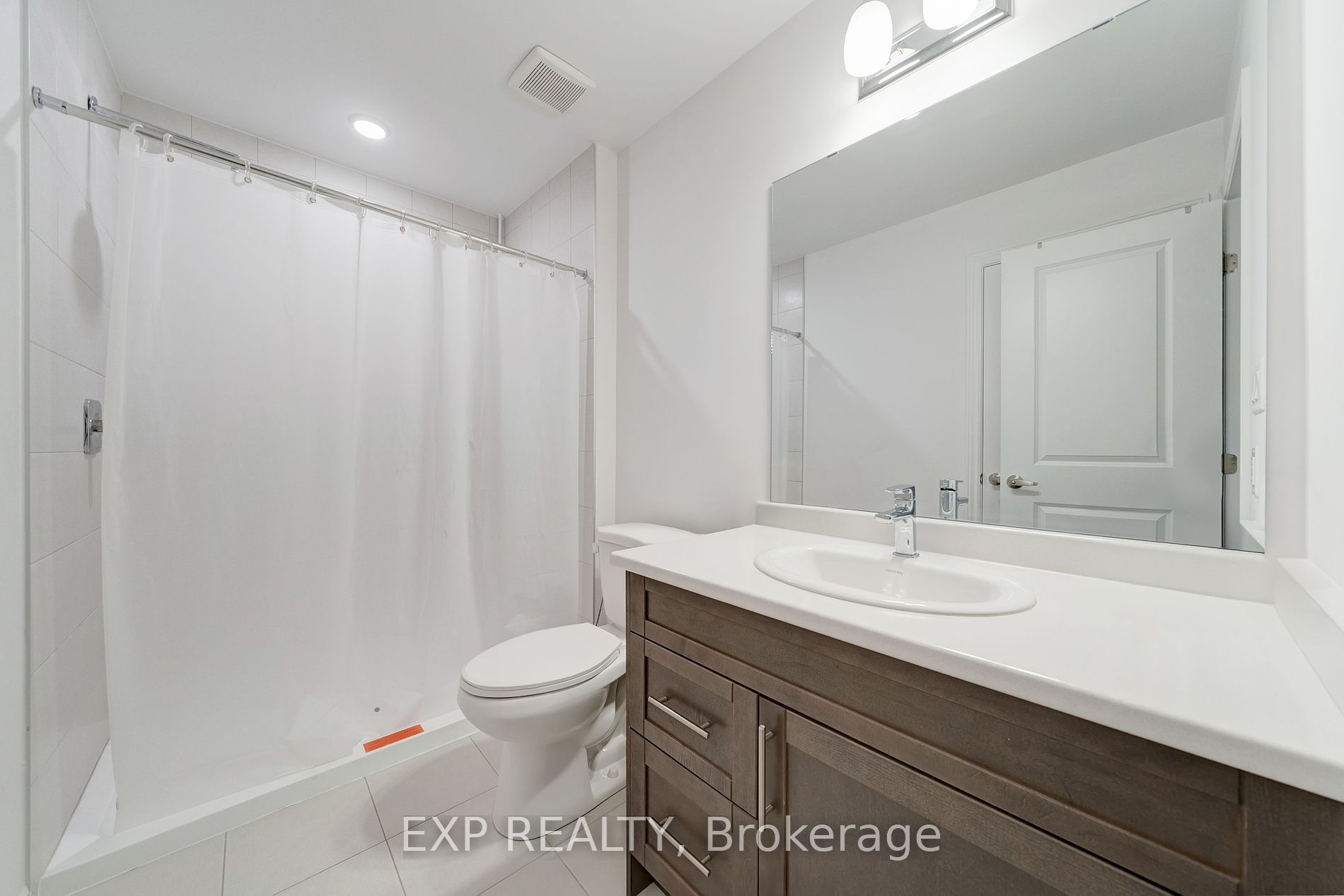 61 Soho St, #142
