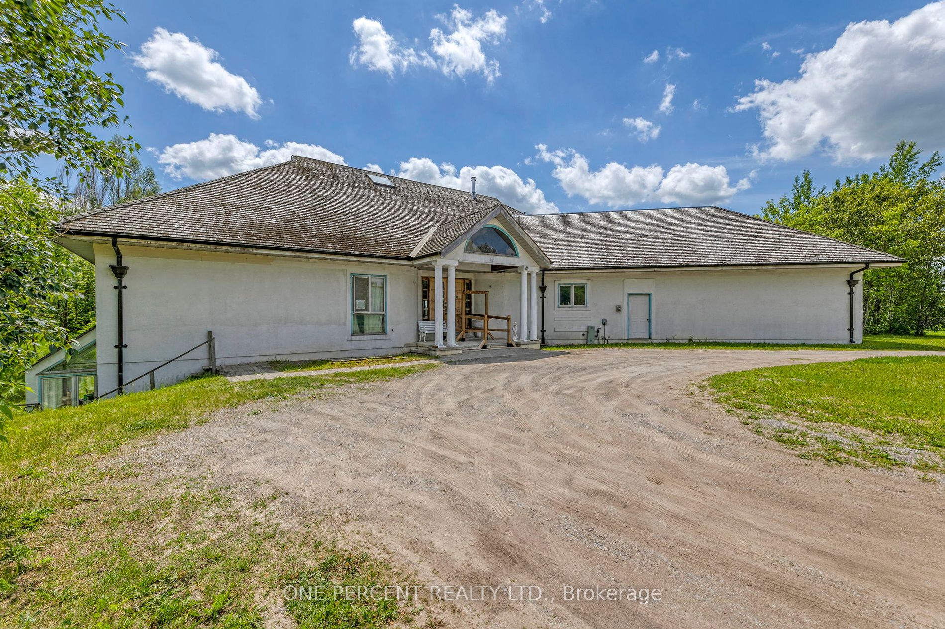 1315 Parkhill Road W