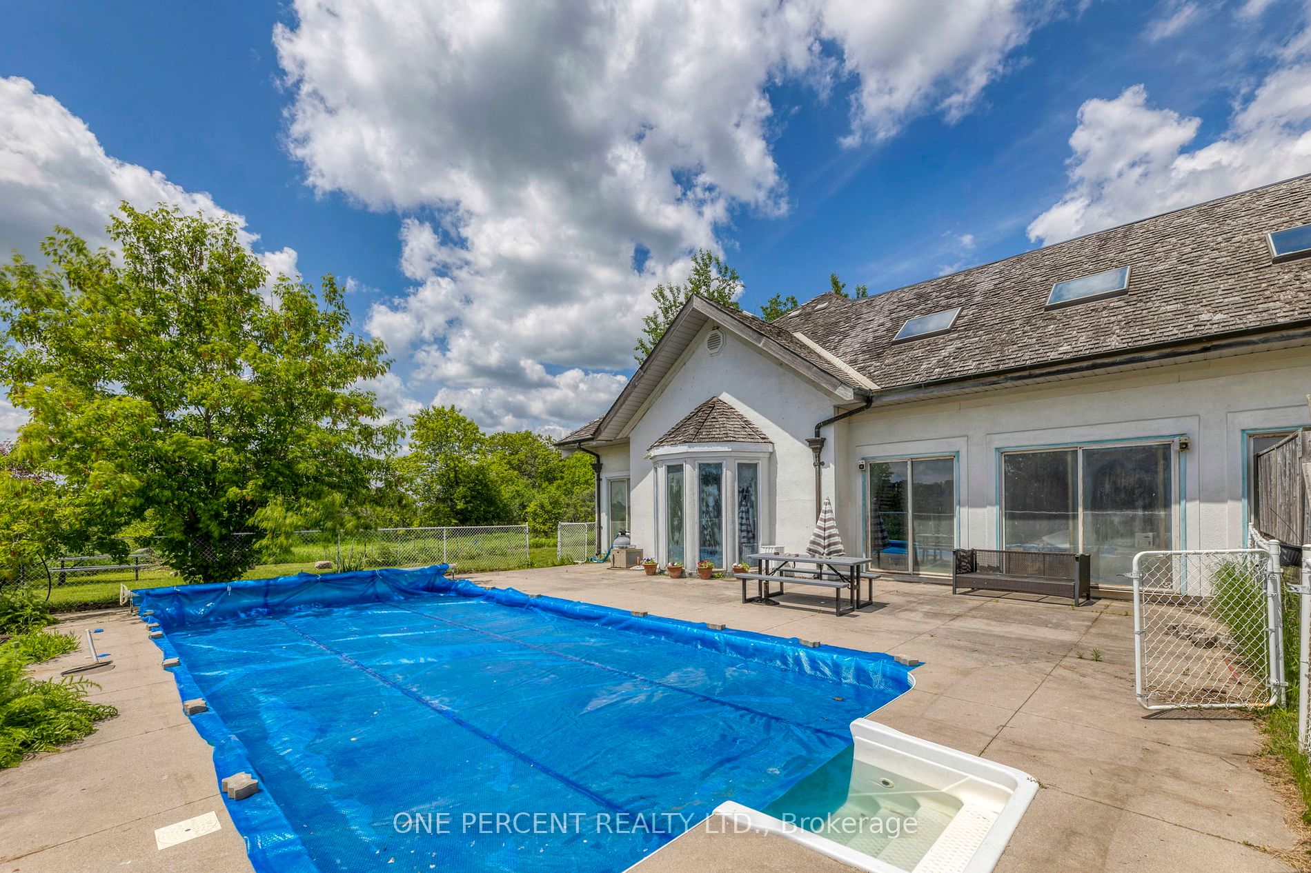 1315 Parkhill Road W