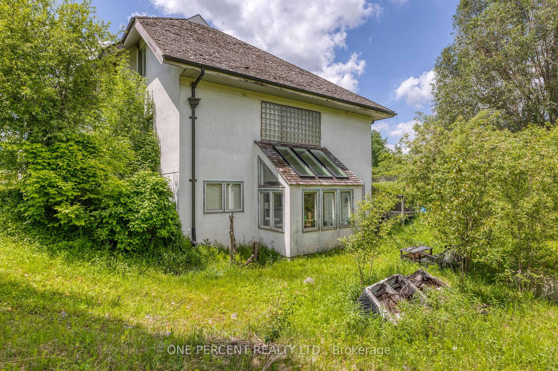 1315 Parkhill Road W