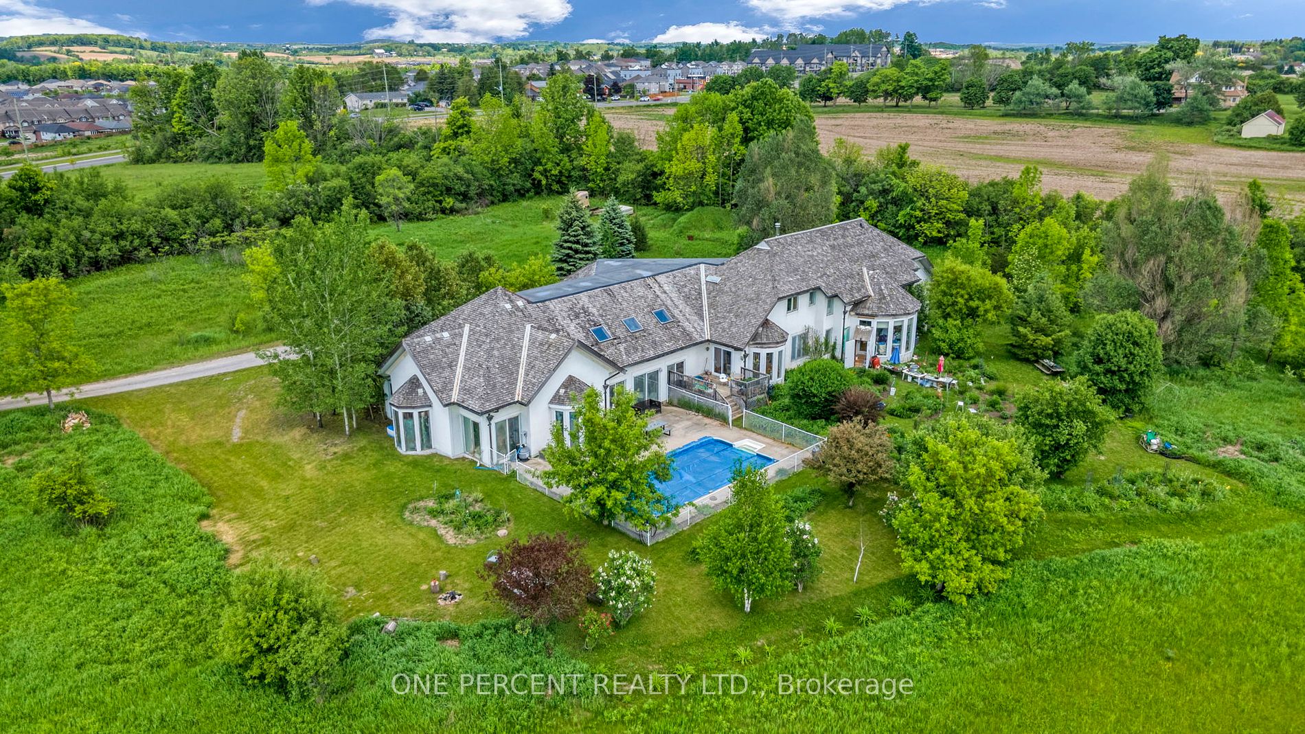 1315 Parkhill Road W