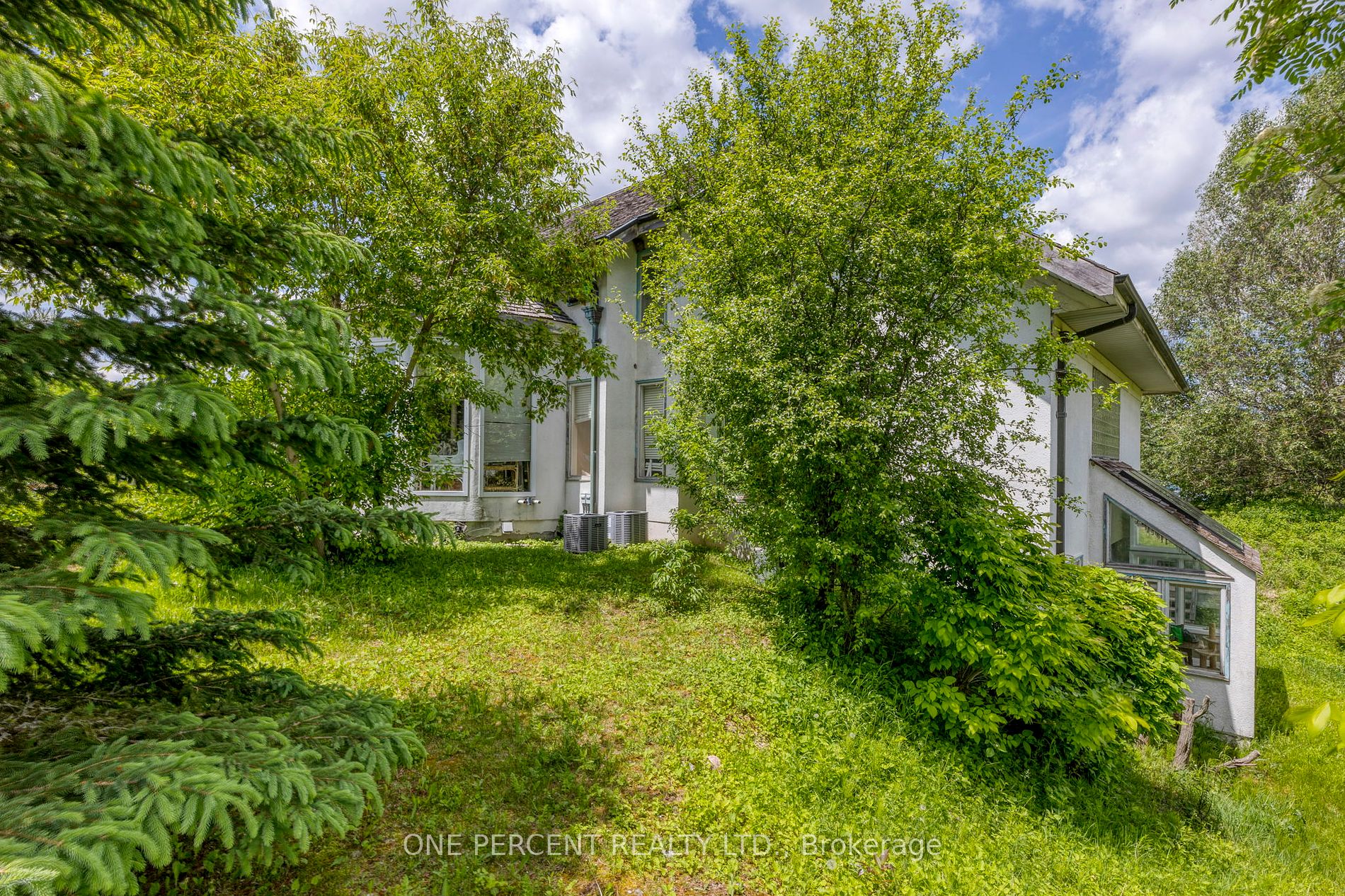 1315 Parkhill Road W