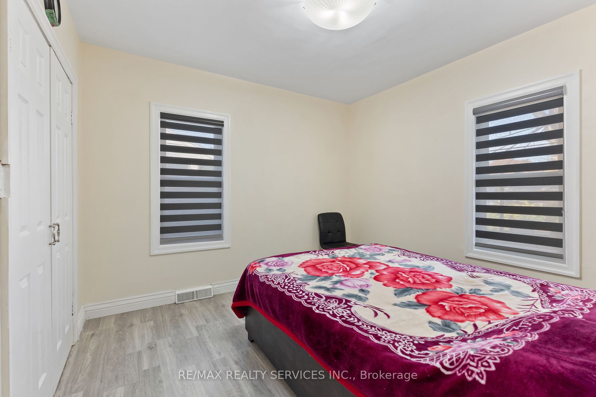1032 Lauzon Rd