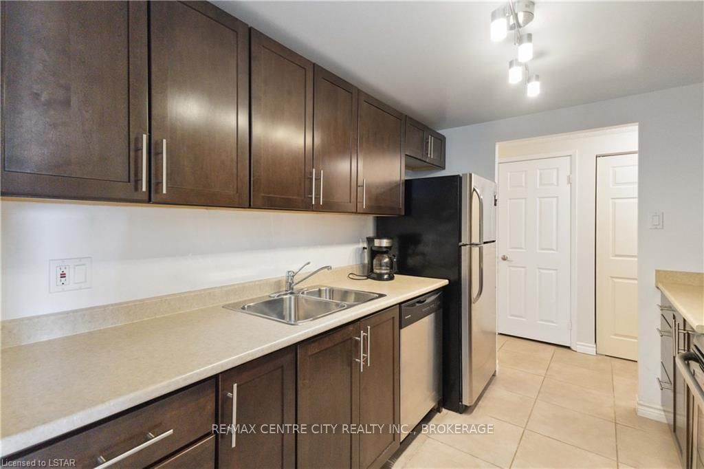 155 KENT Street #1202