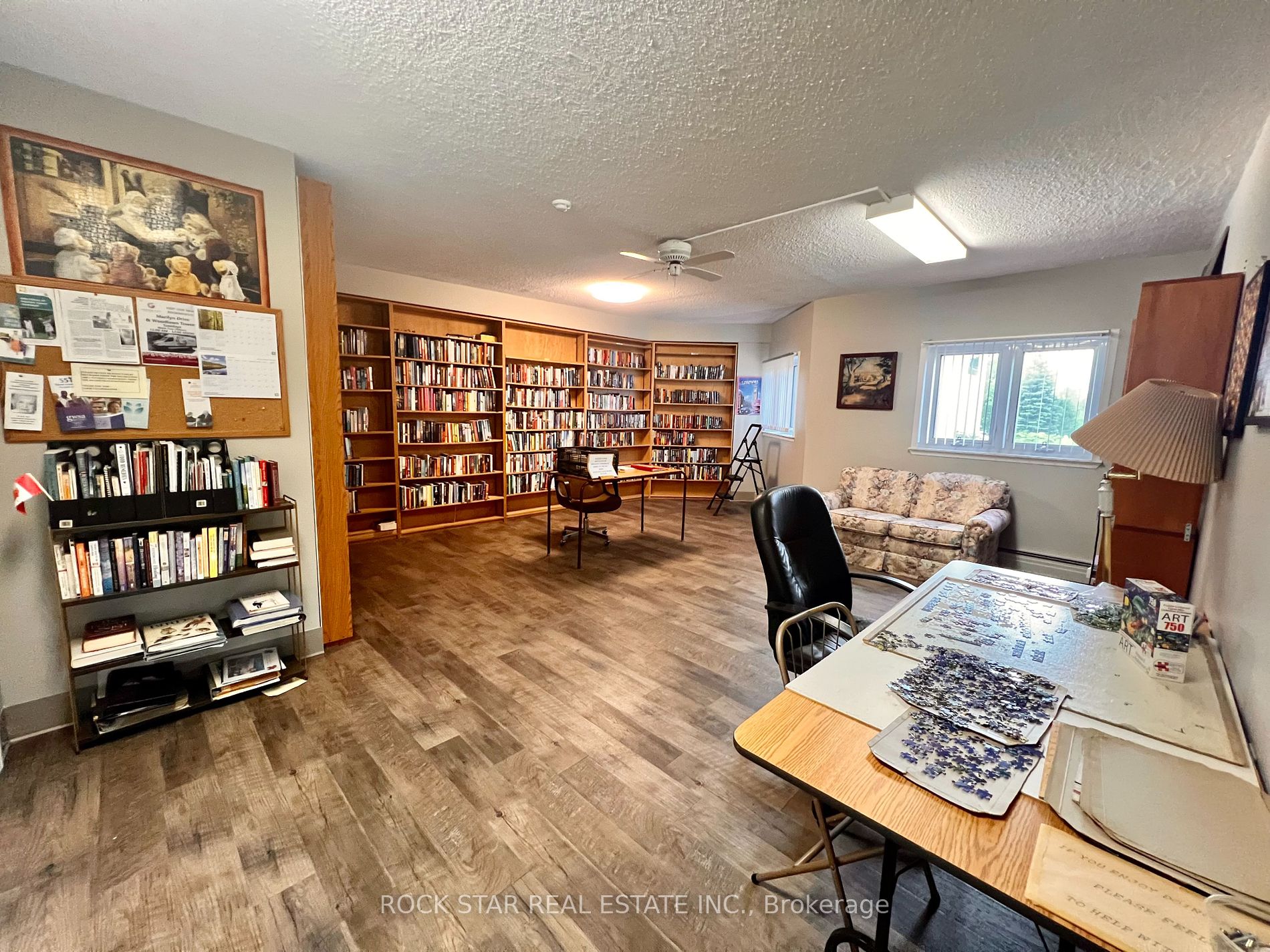 19 Woodlawn Rd E, #606