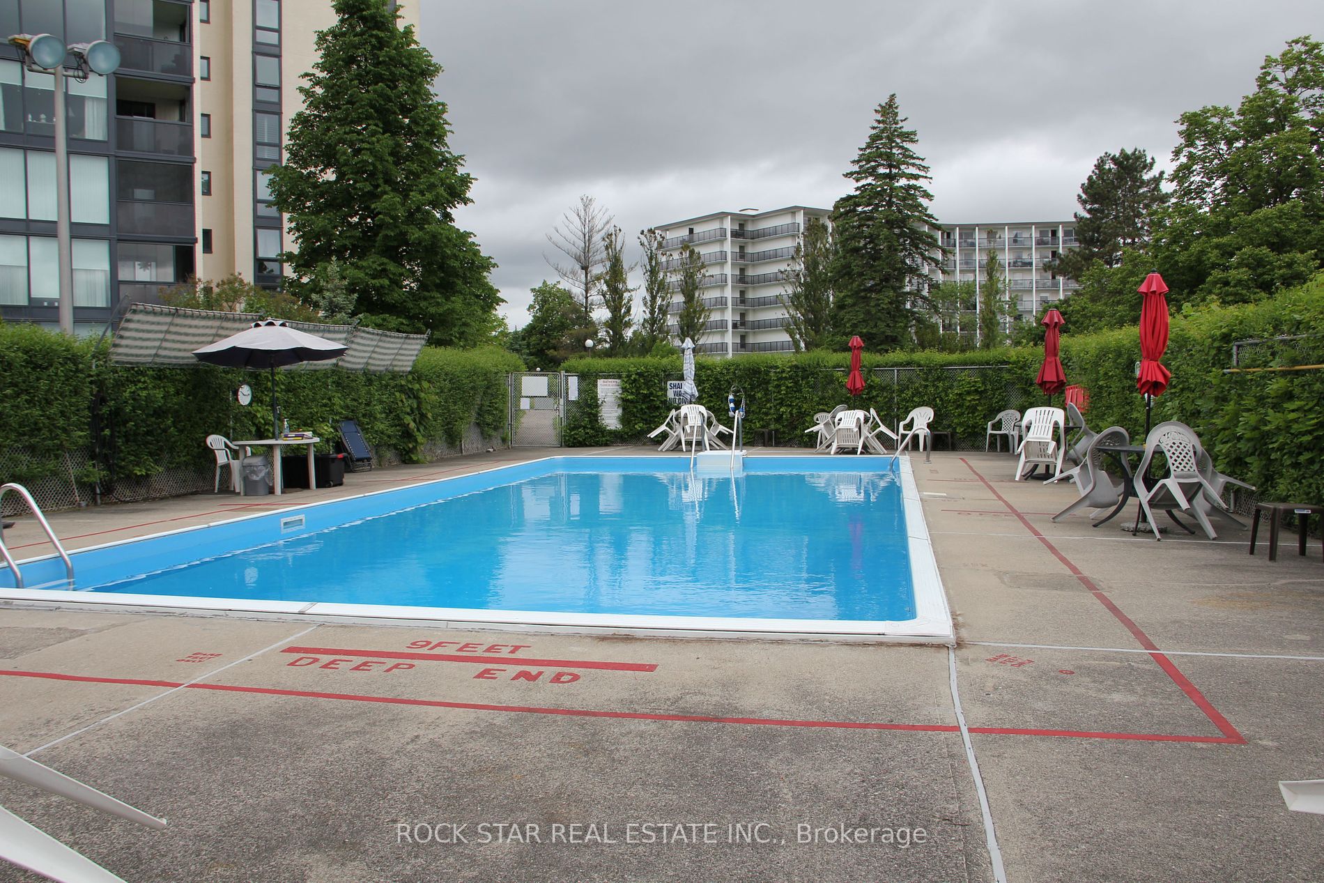 19 Woodlawn Rd E, #606