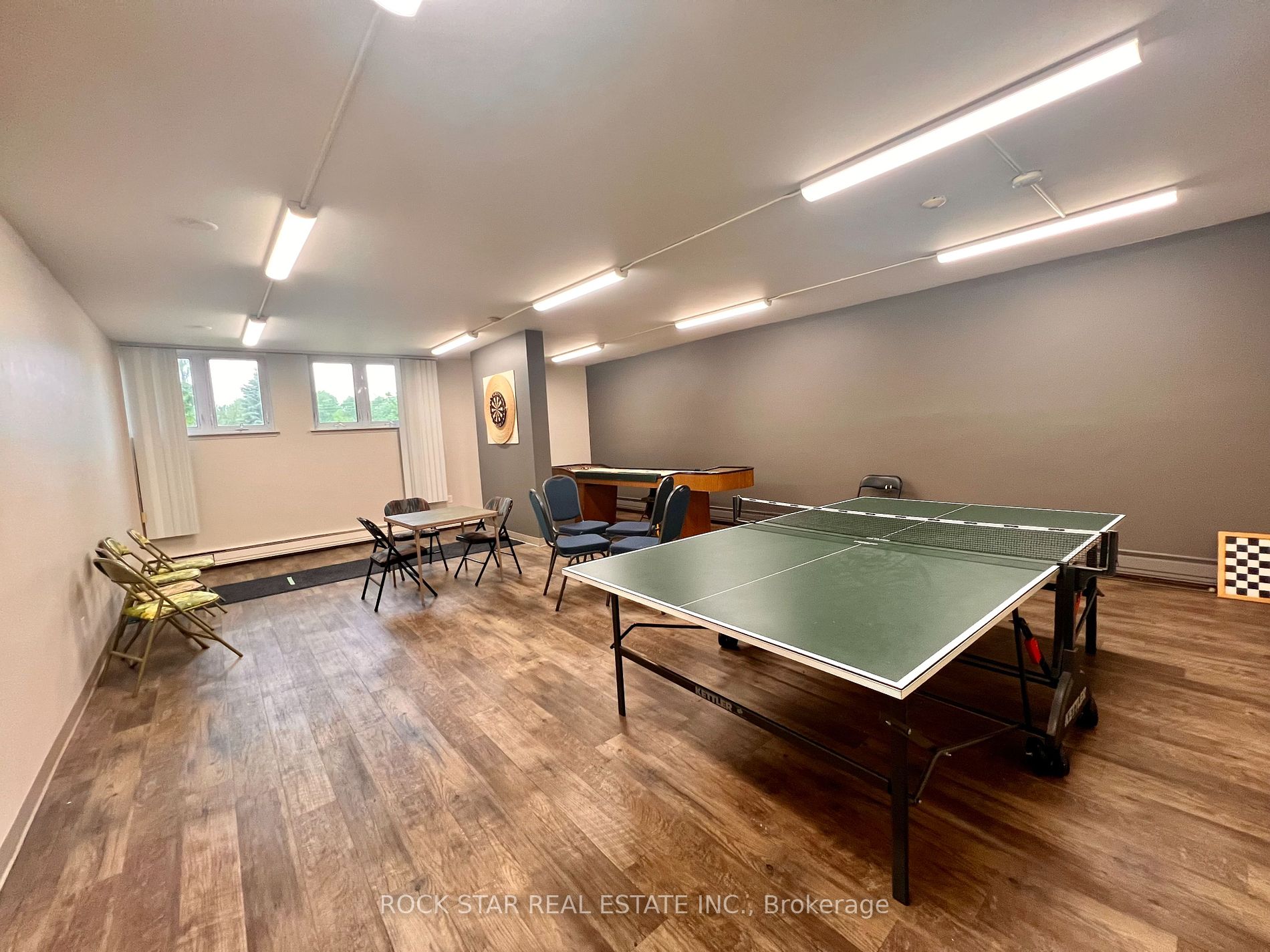 19 Woodlawn Rd E, #606