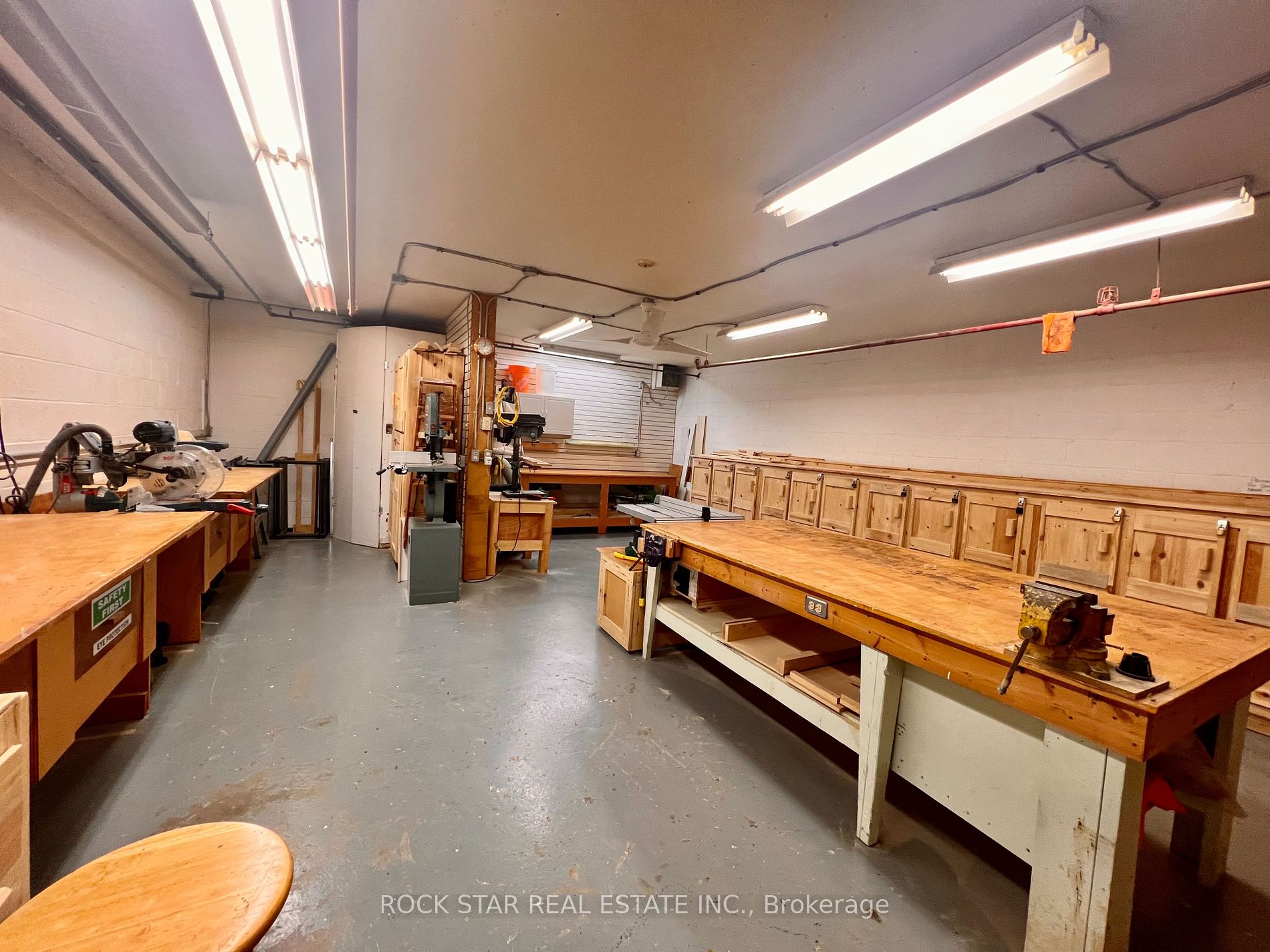19 Woodlawn Rd E, #606