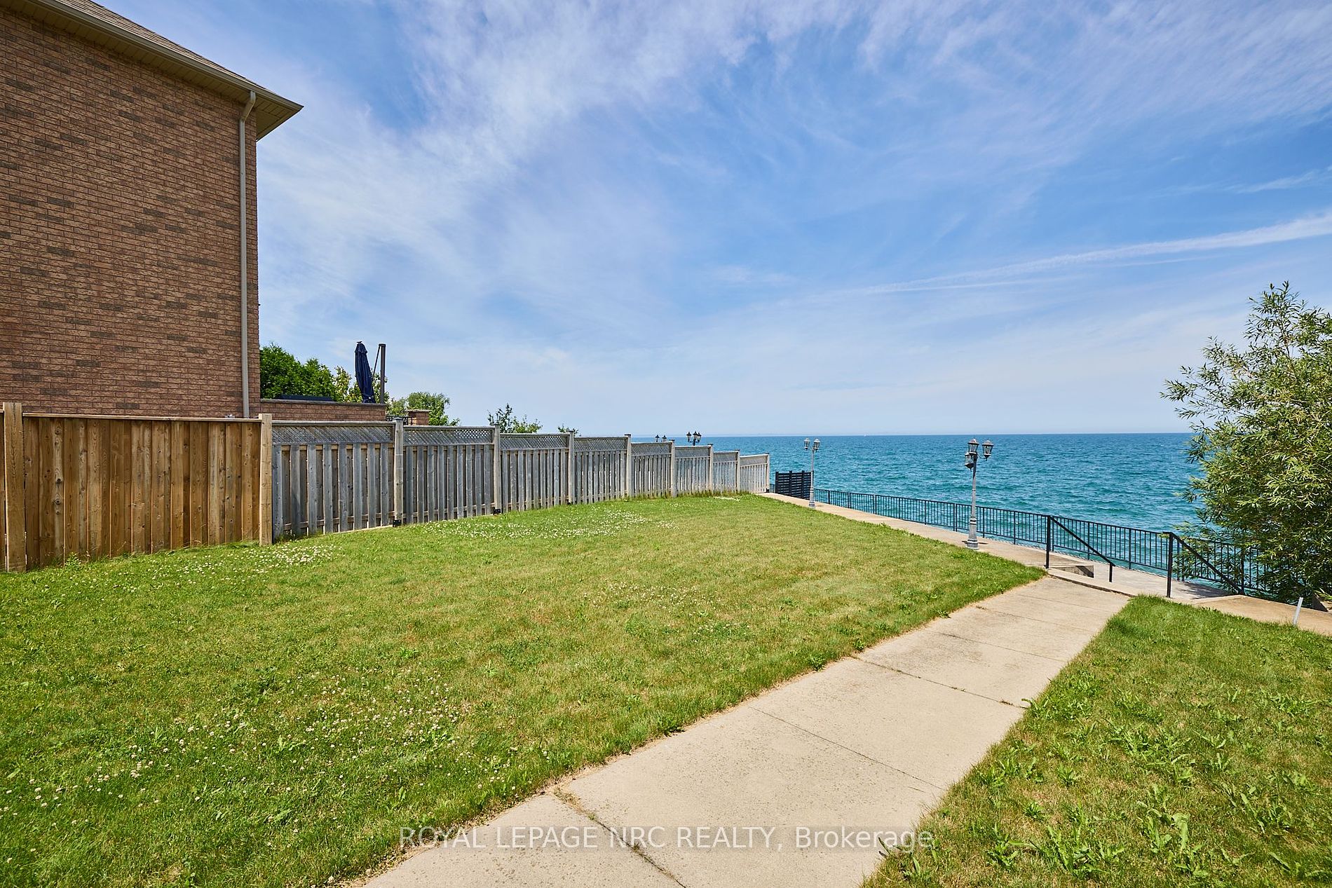 112 Watercrest Dr