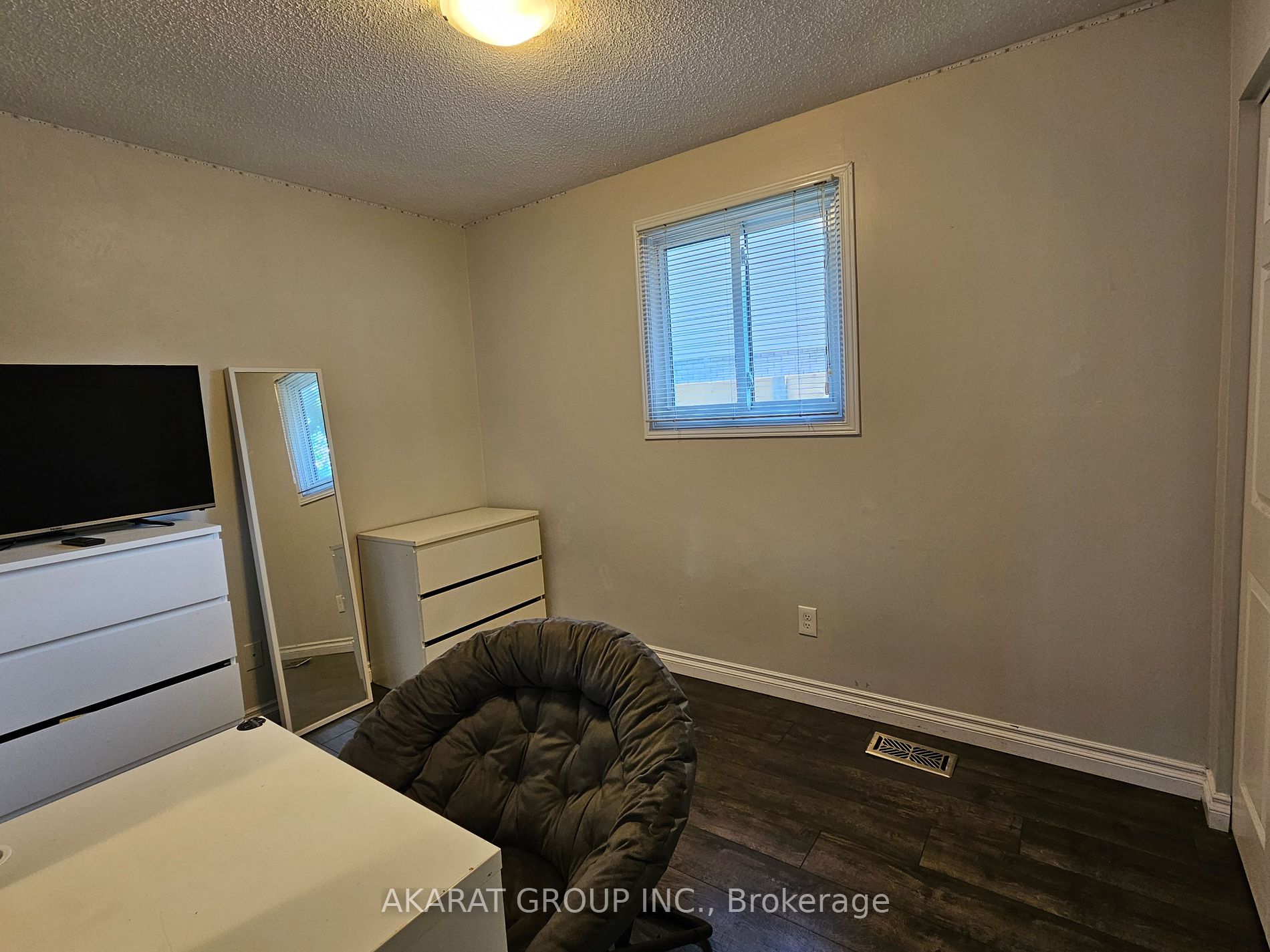 25 Pembroke Street N