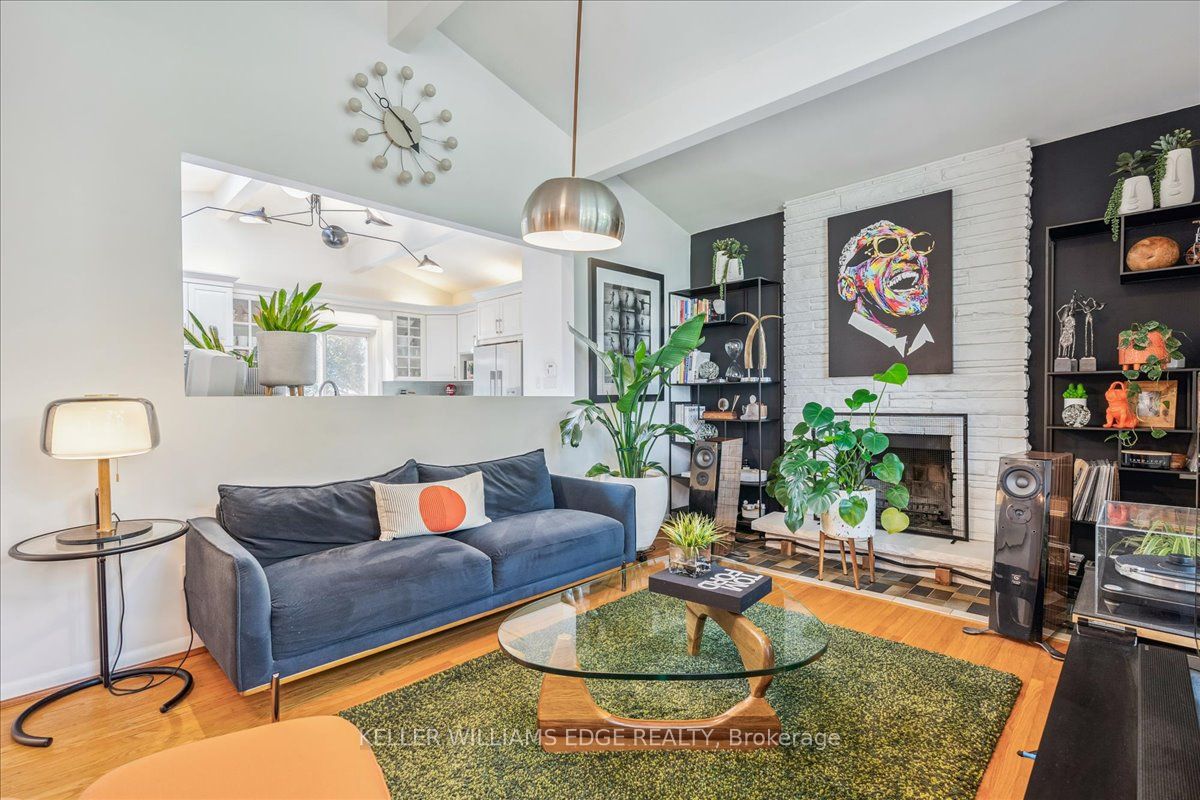 108 Oneida Boulevard