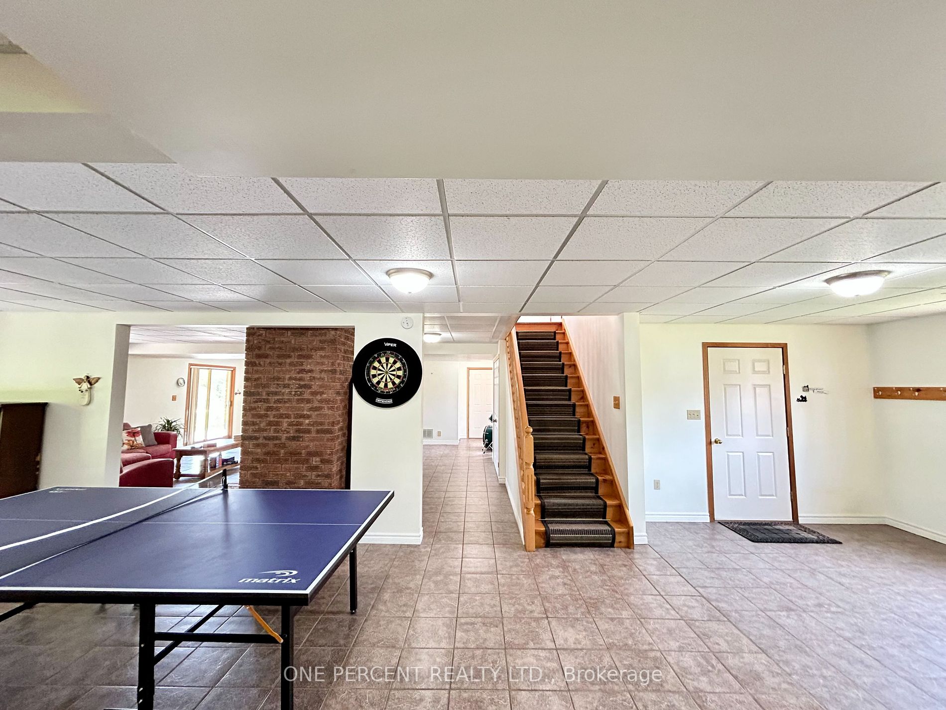 252 Lakeshore Road N