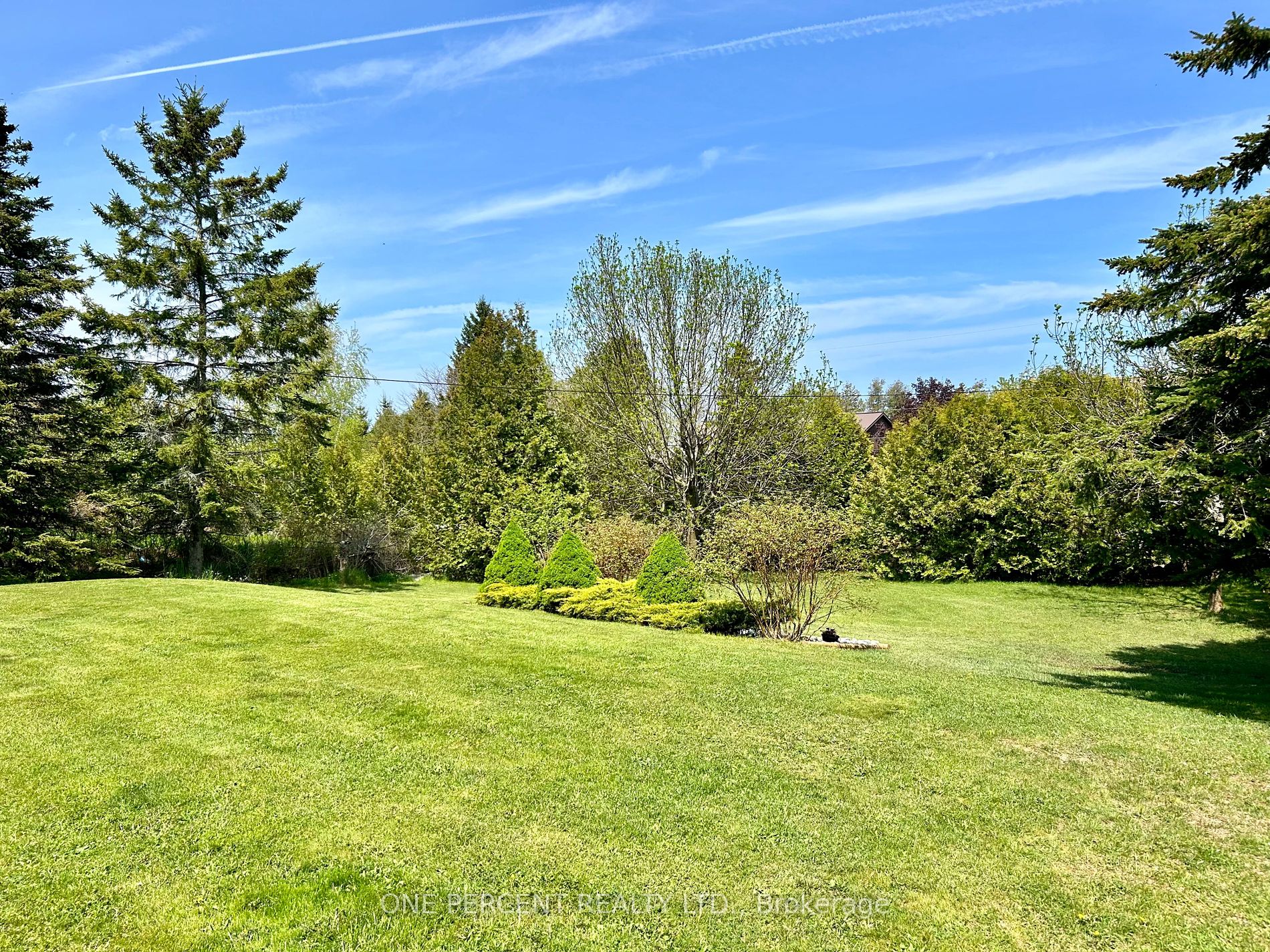 252 Lakeshore Road N