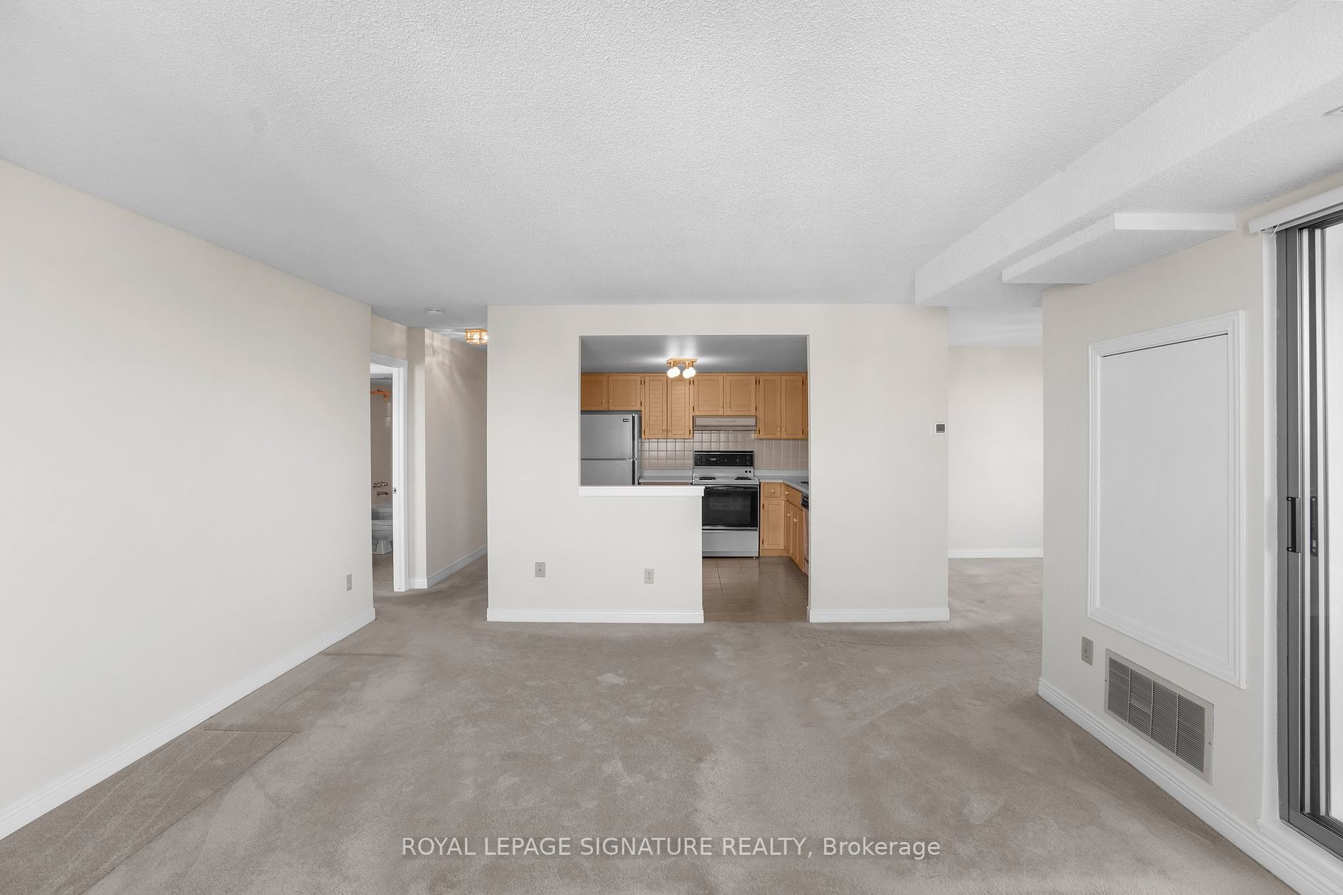 8 Village Green Boulevard #807