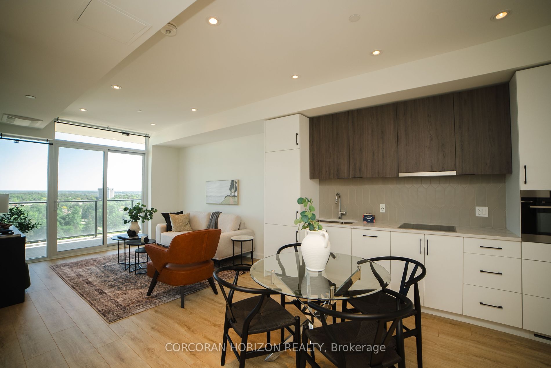 741 King Street W, #1302