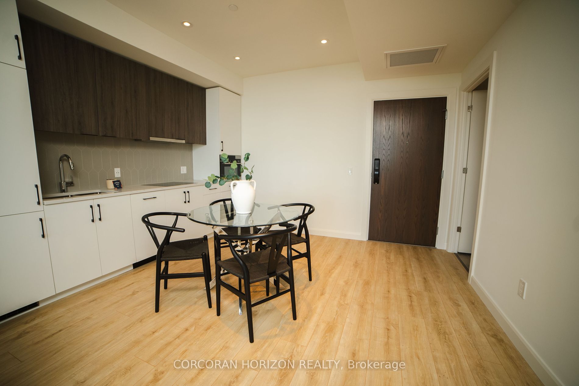 741 King Street W, #1302