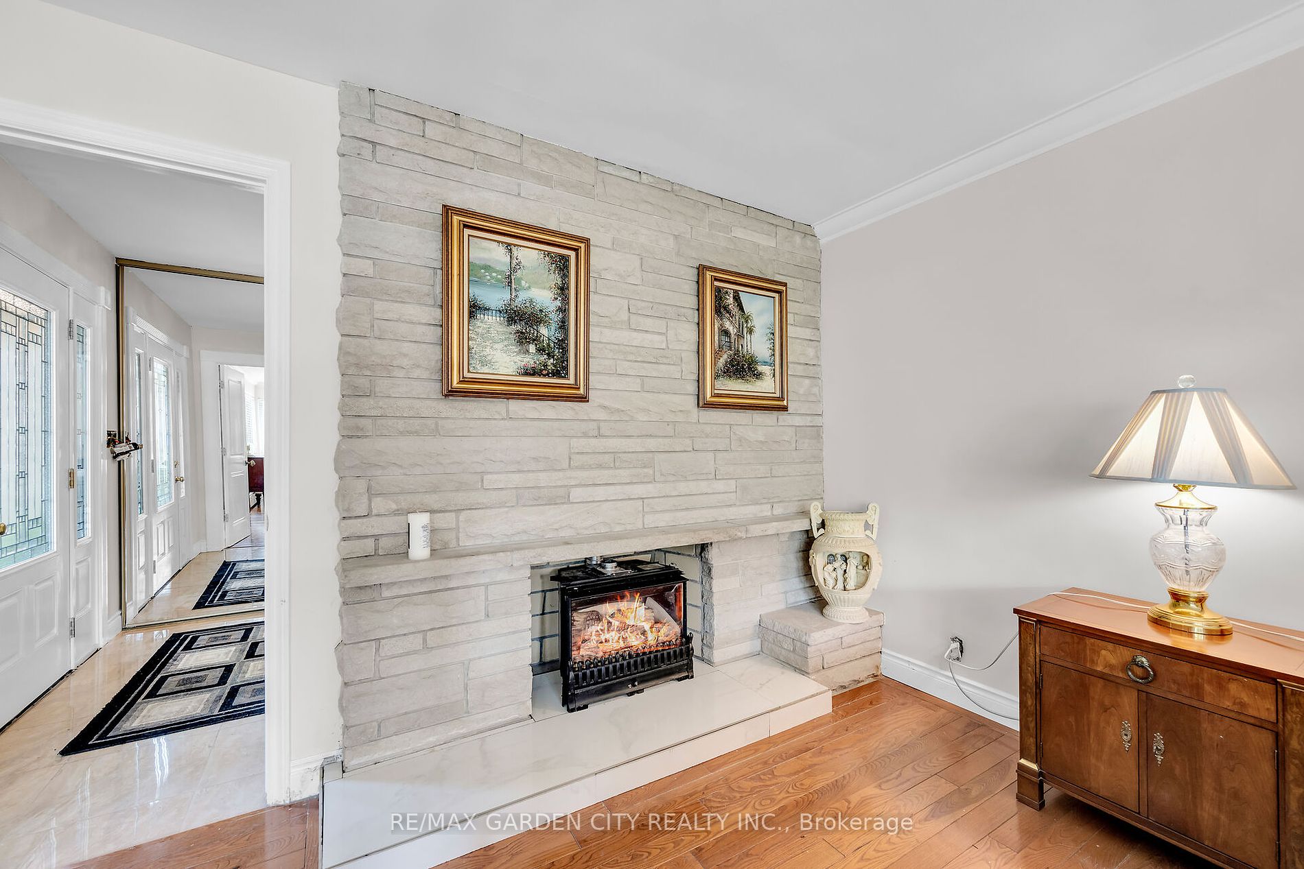 16 Freeland Court