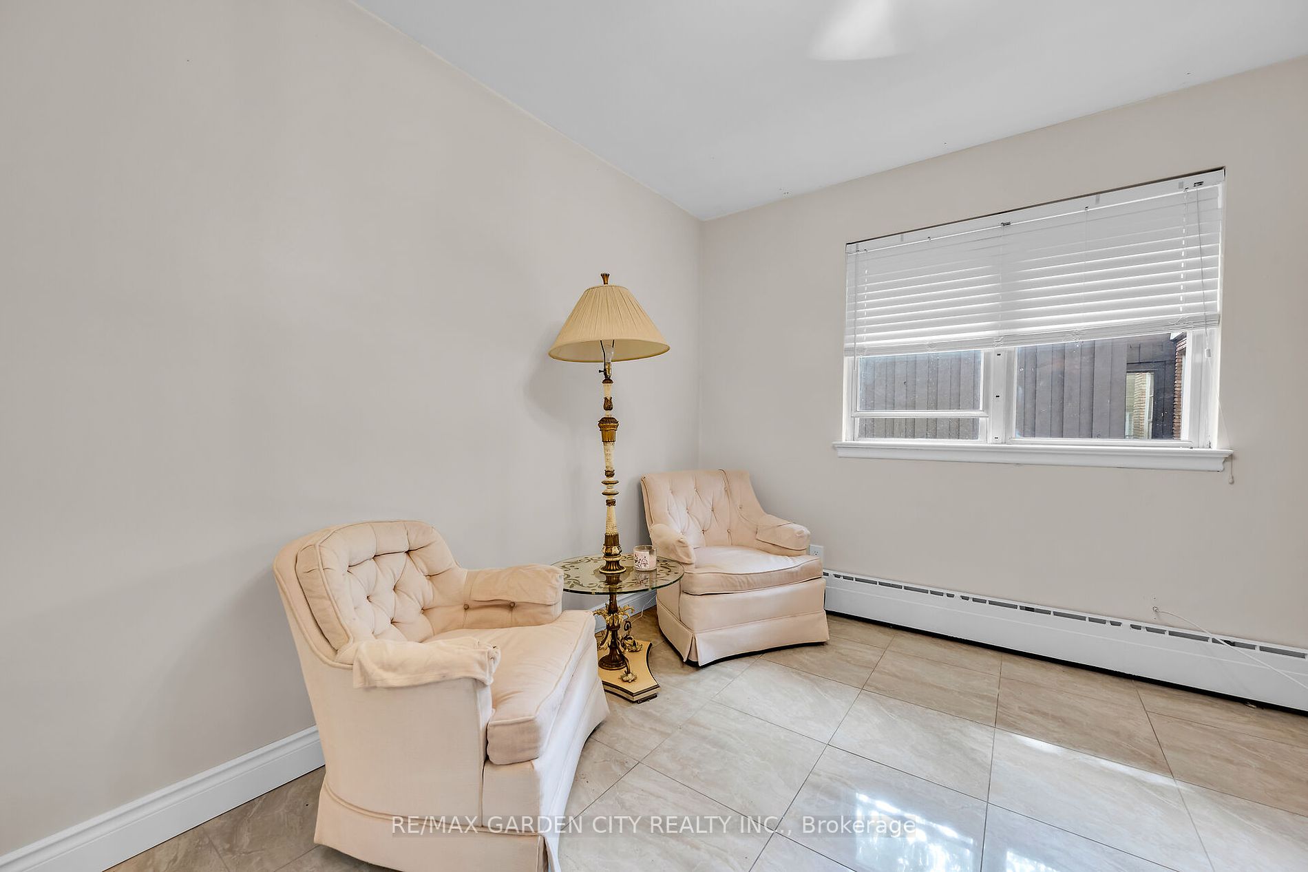 16 Freeland Court