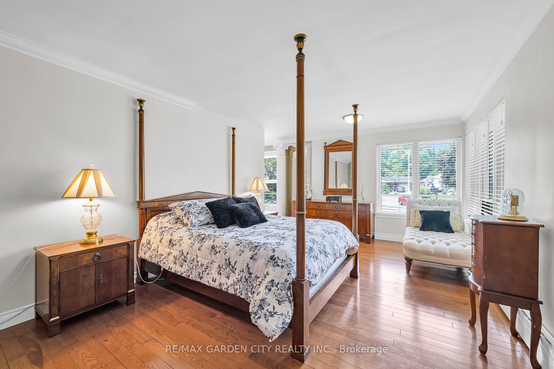 16 Freeland Court