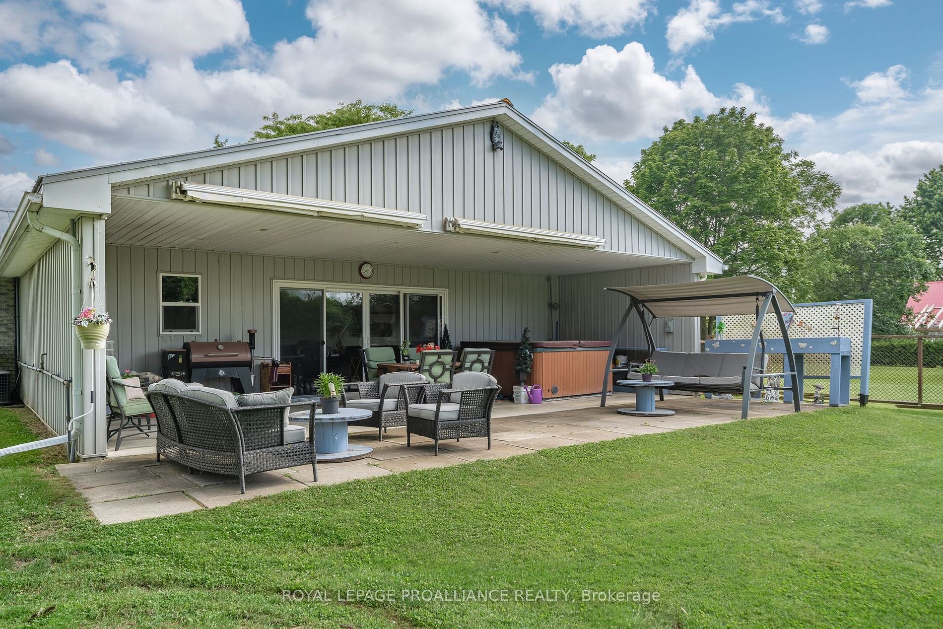 8600 Halle Rd