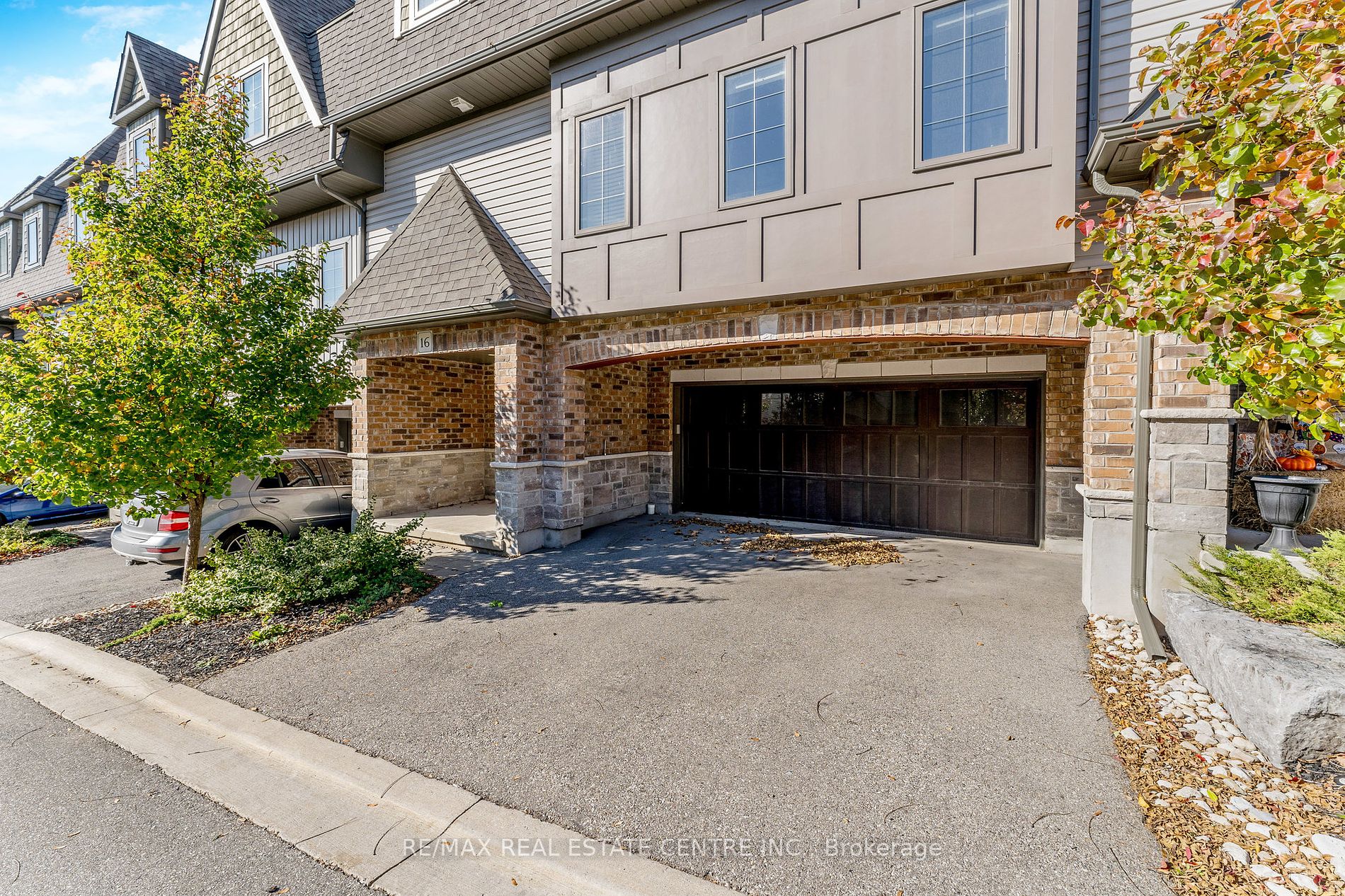 16 Guthrie Lane, #18