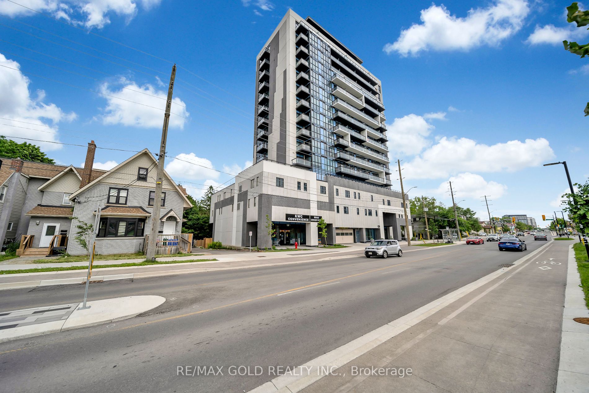 128 King Street N #803