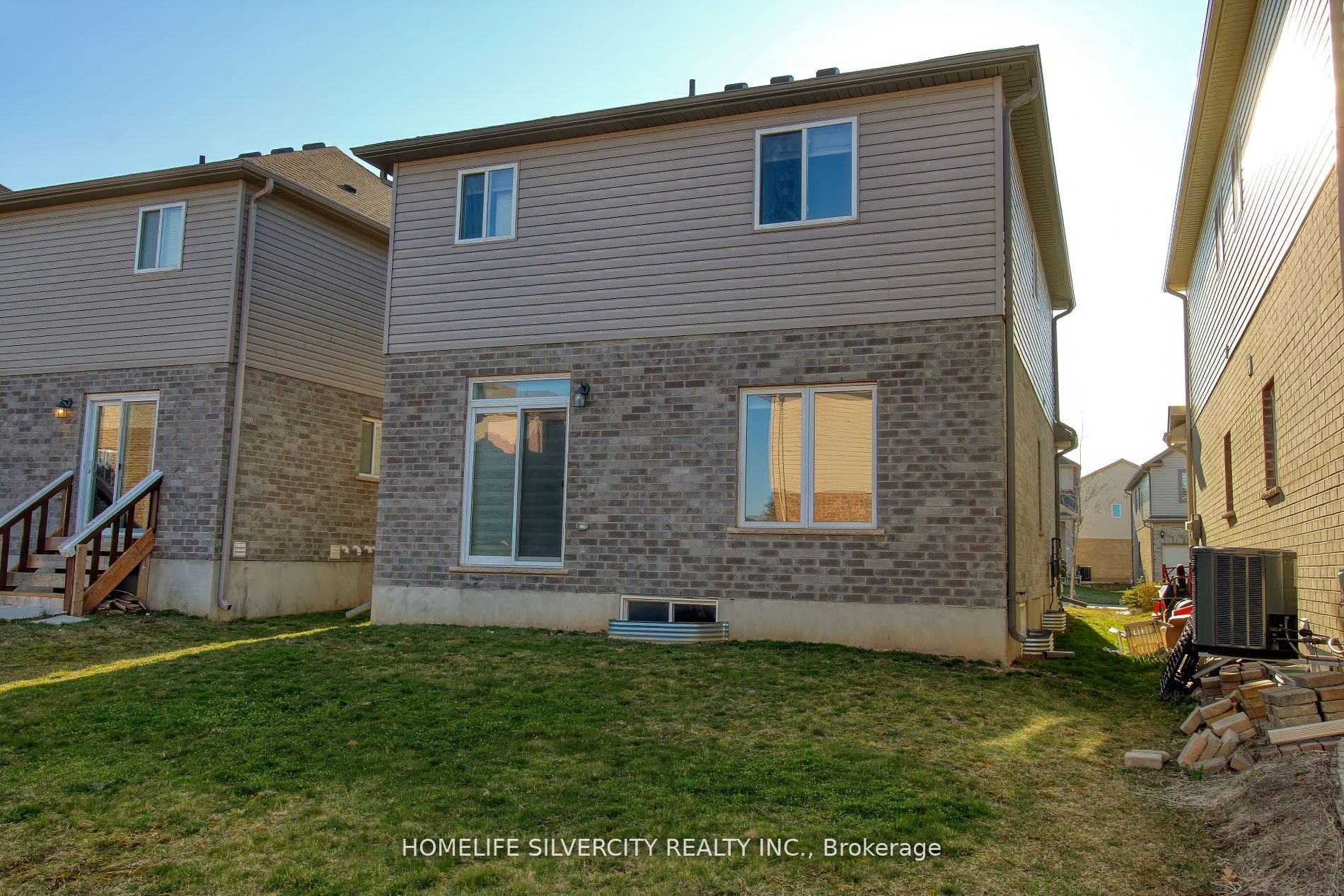 3254 Turner Crescent